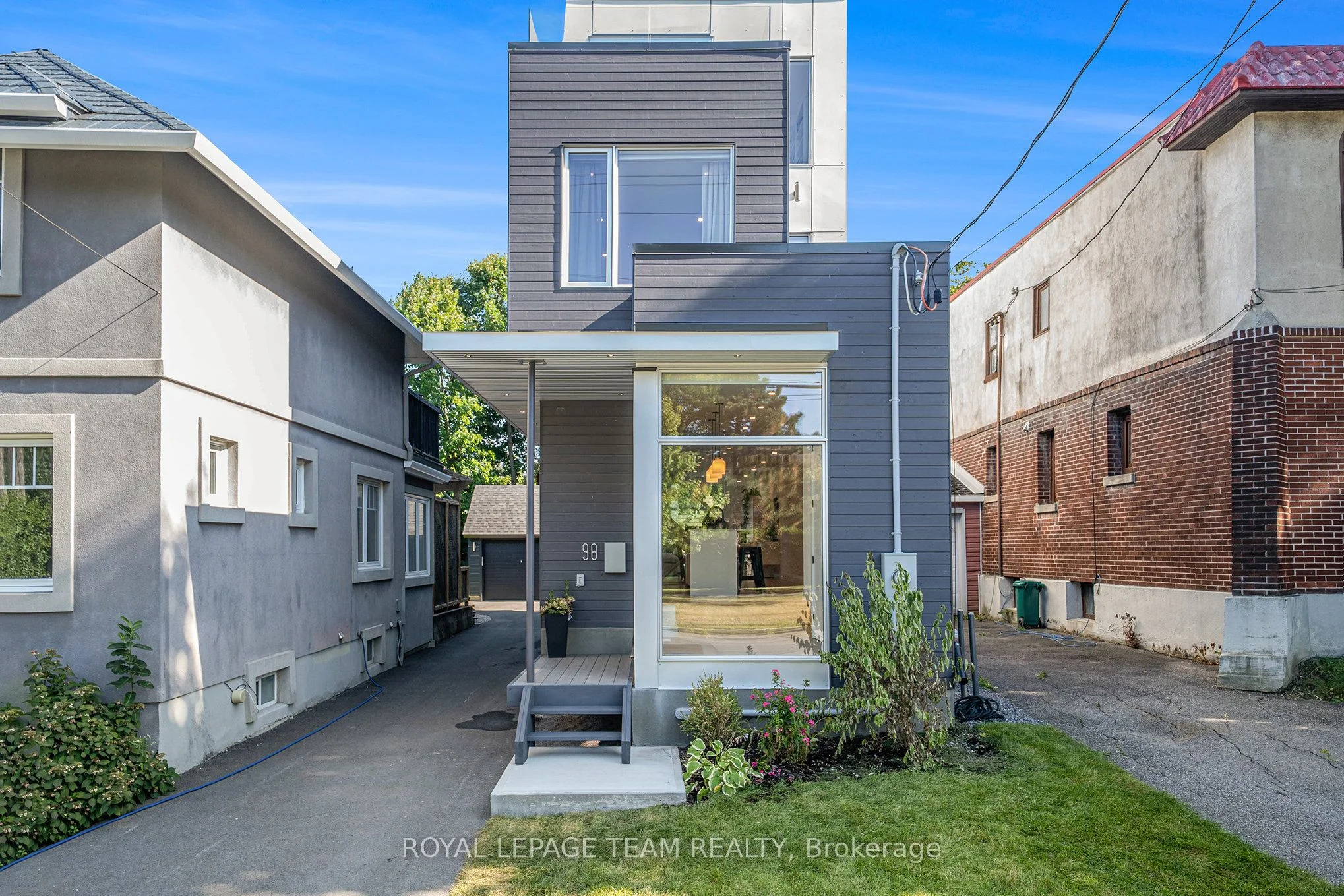 98 Byron Avenue, Tunneys Pasture and Ottawa West, ON K1Y 3J1