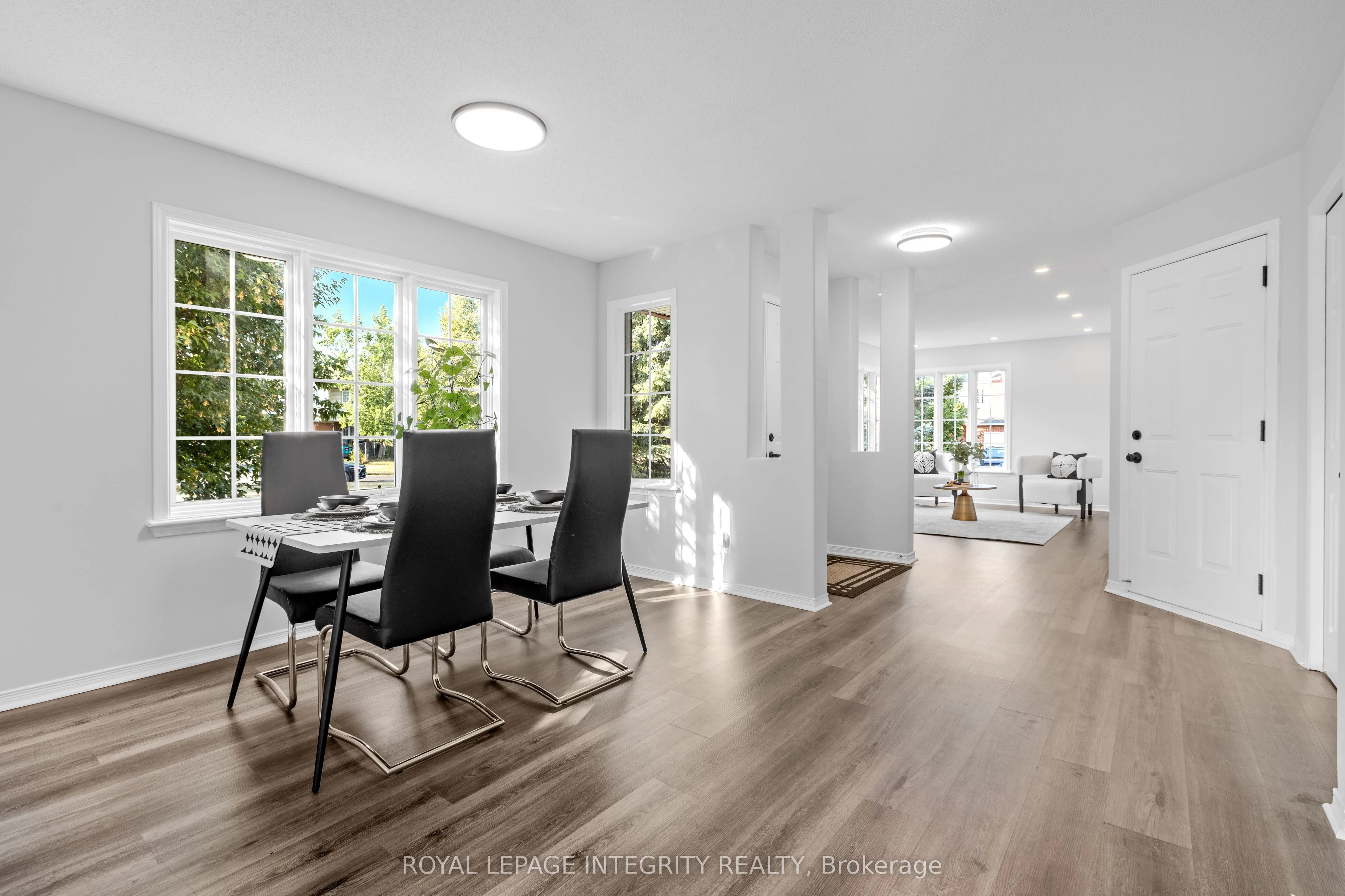 94 Inverkip Avenue, Hunt Club - South Keys and Area, ON K1T 4B9