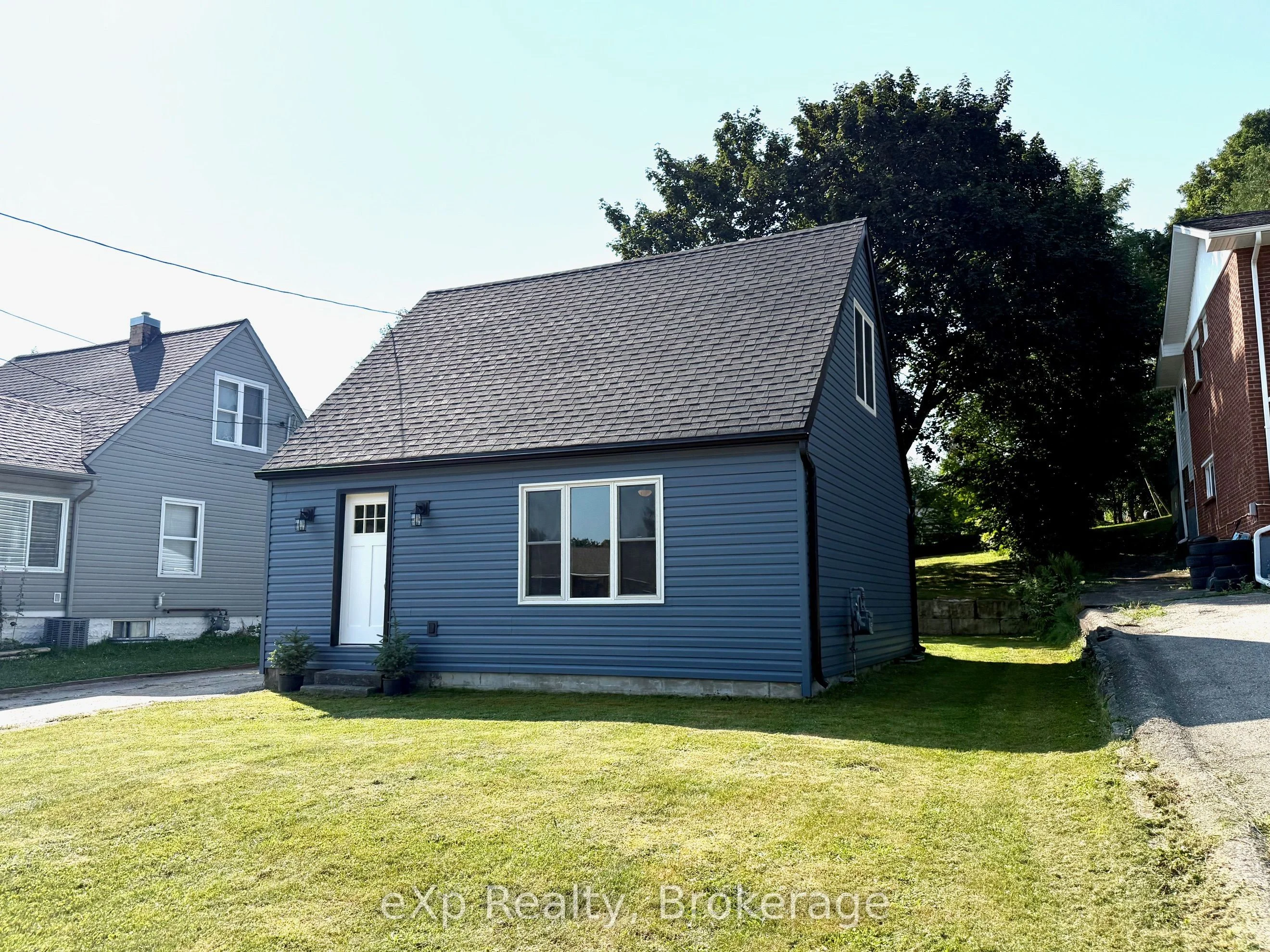 211 Elgin Street, Brockton, ON N0G 2V0