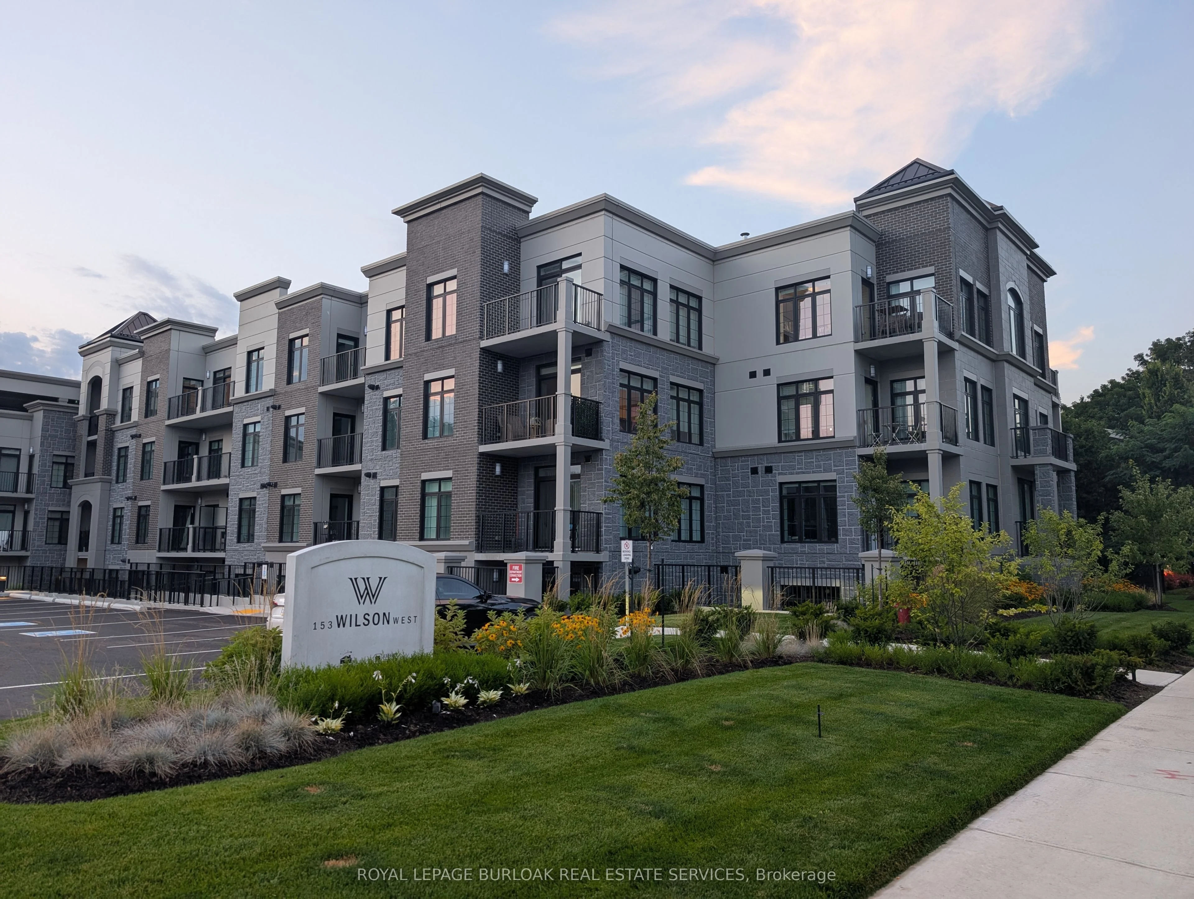 153 Wilson Street W 114, Hamilton, ON L9G 1N4