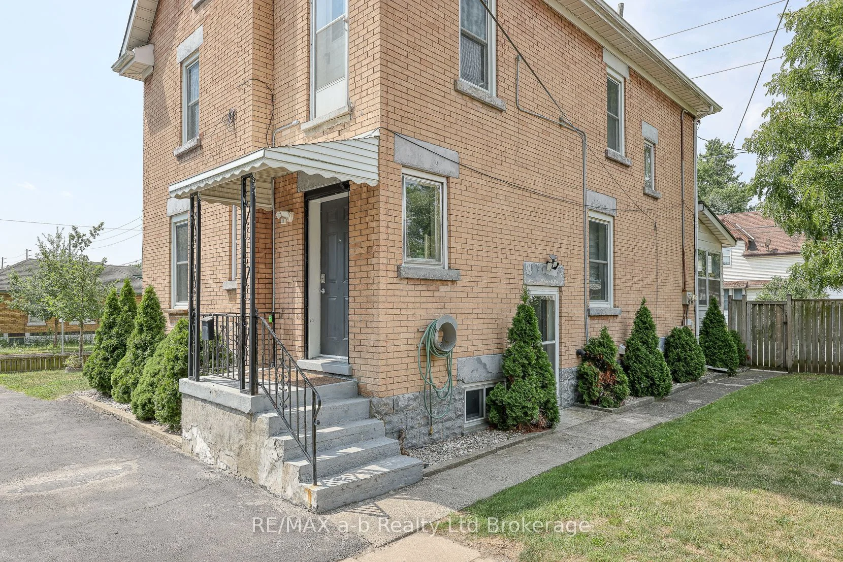 74 Adelaide Street S Unit 3, London South, ON N5Z 3K4