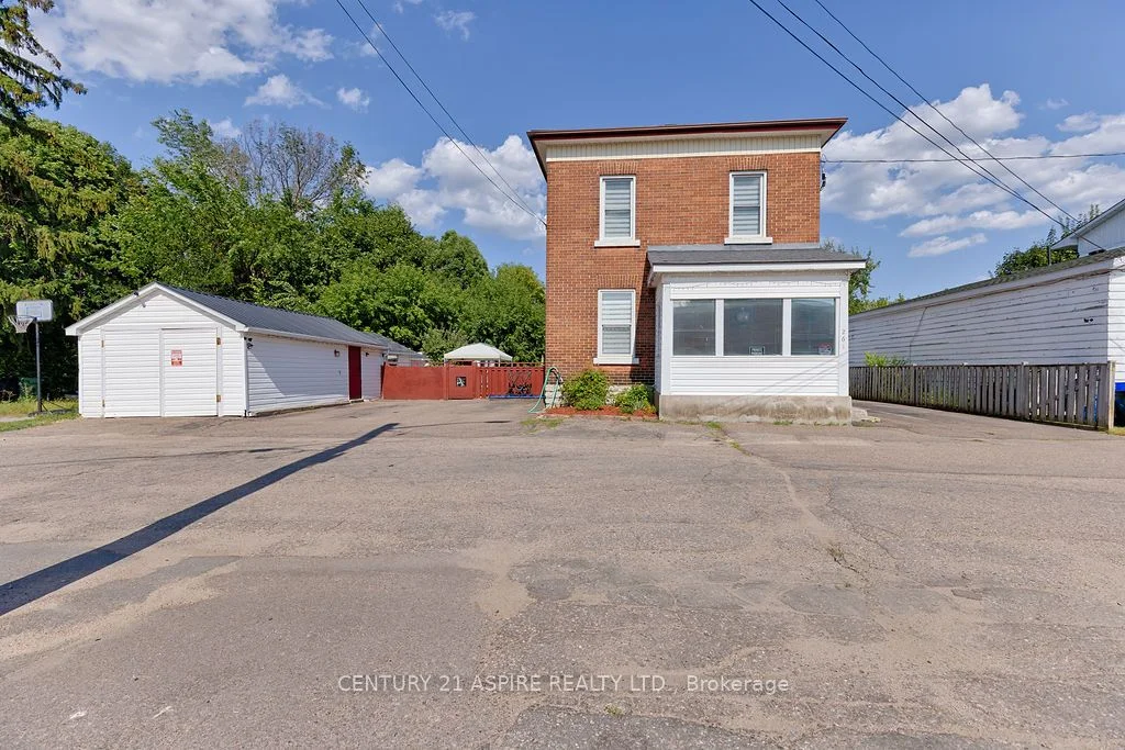 261 Maiden Lane, Pembroke, ON K8A 4J9
