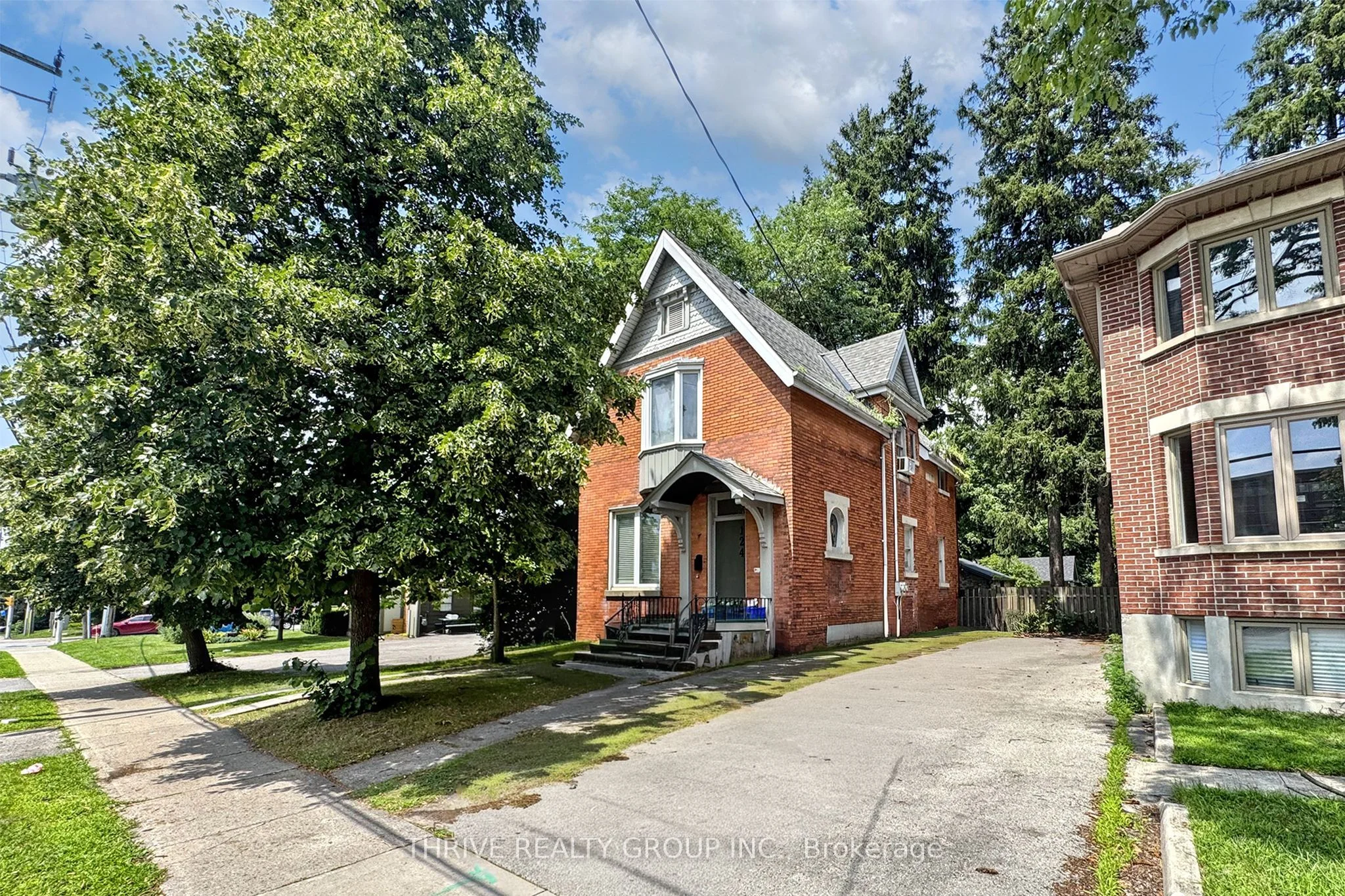 124 Oxford Street E Main, London East, ON N6A 2V6