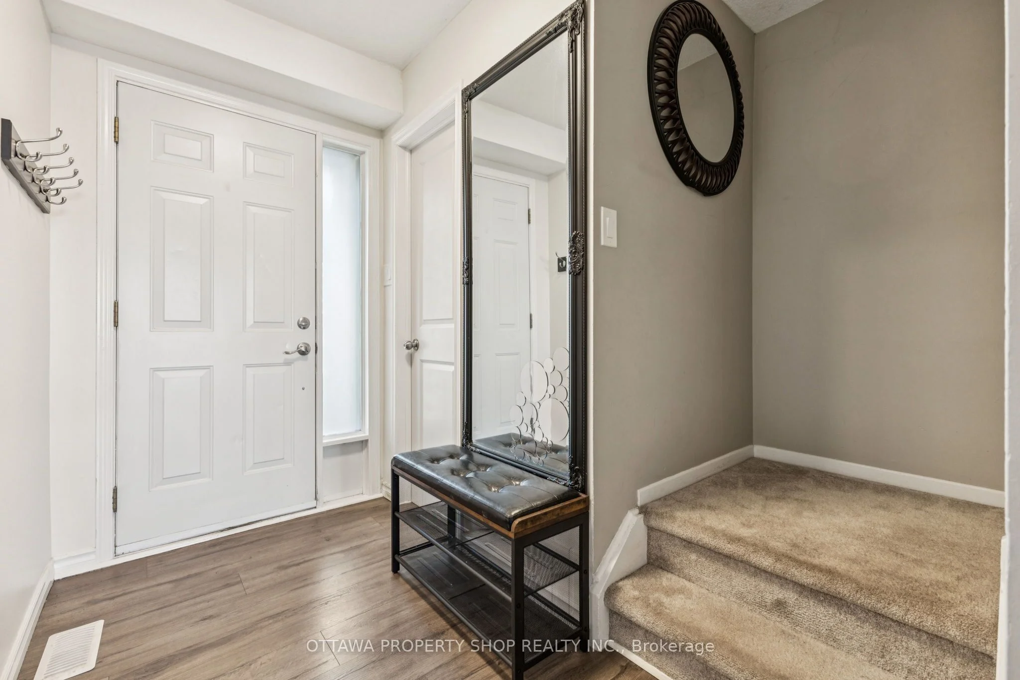 42A Woodvale Green , South of Baseline to Knoxdale, ON K2G 4H4