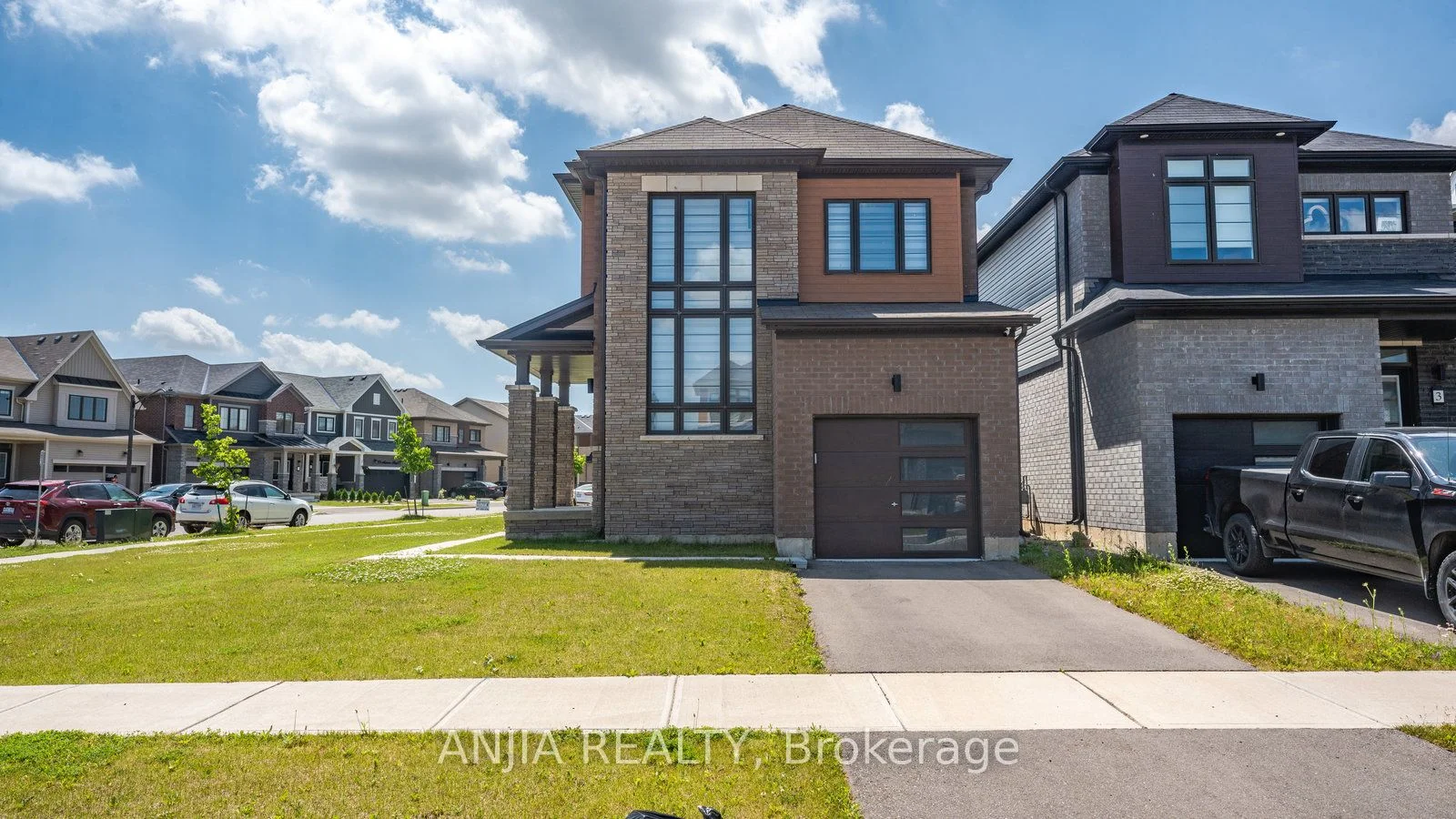 1 Gunn Avenue, Brant N3T 5L5