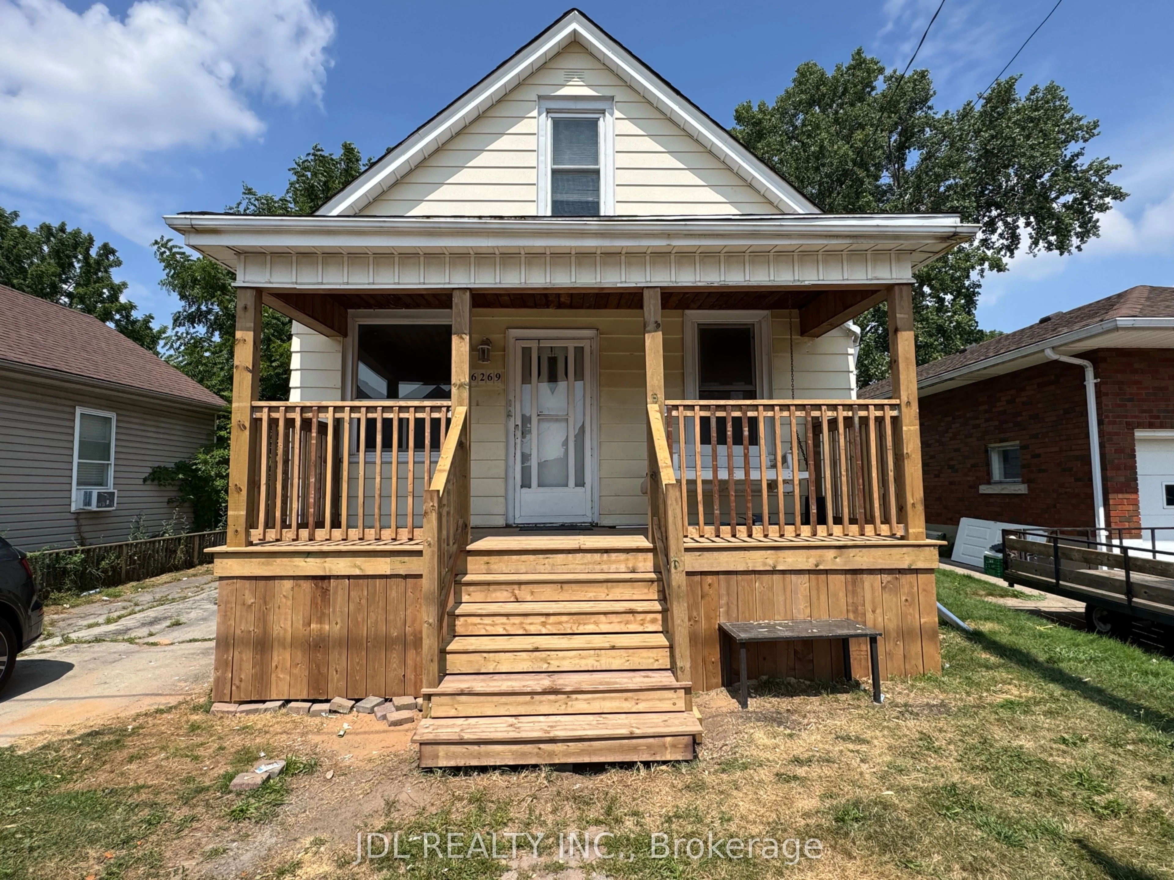 6269 Ash Street, Niagara Falls, ON L2G 2H4
