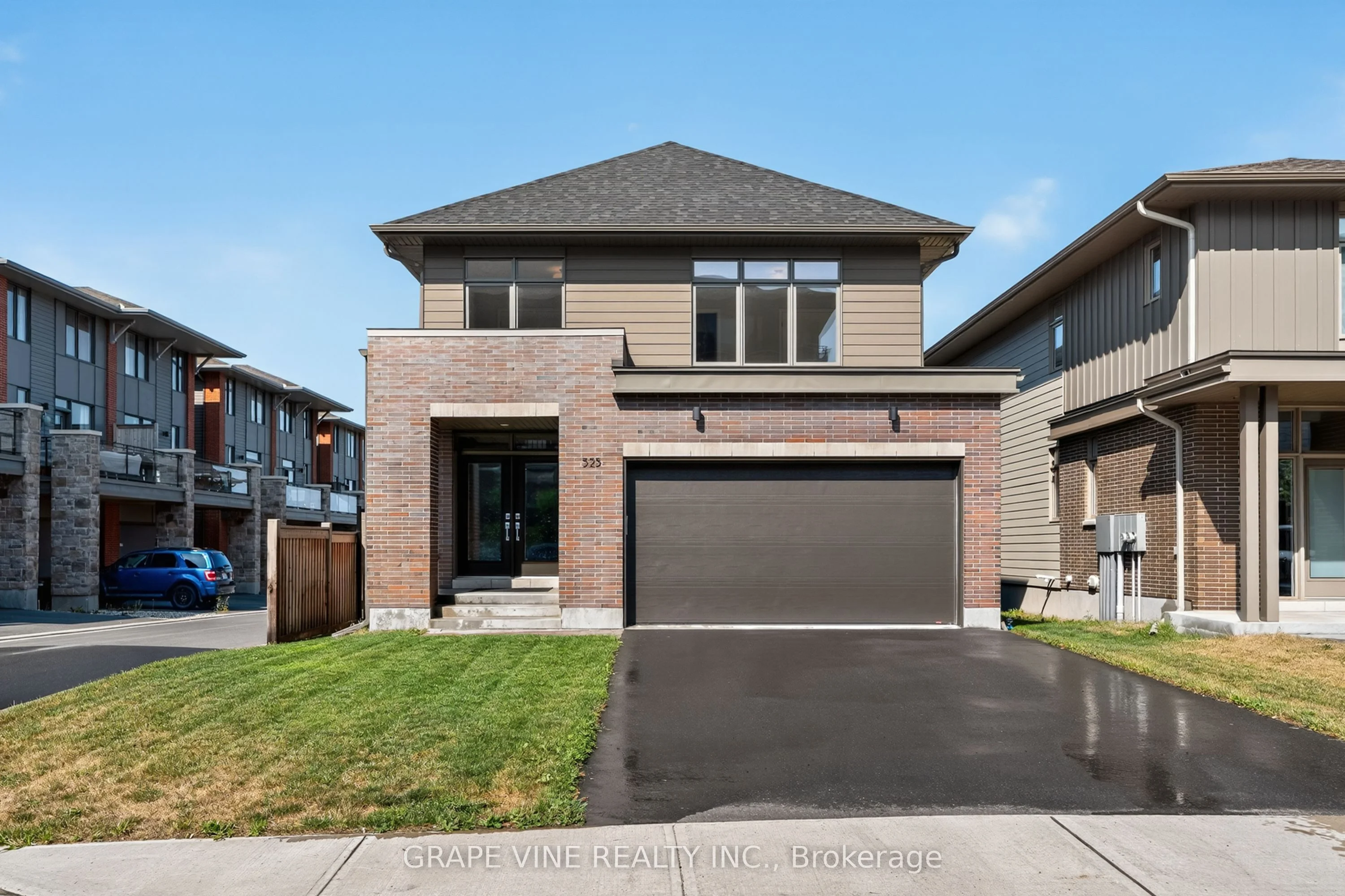 525 Pimiwidon Street, Manor Park - Cardinal Glen And Area, On K1k 5a1