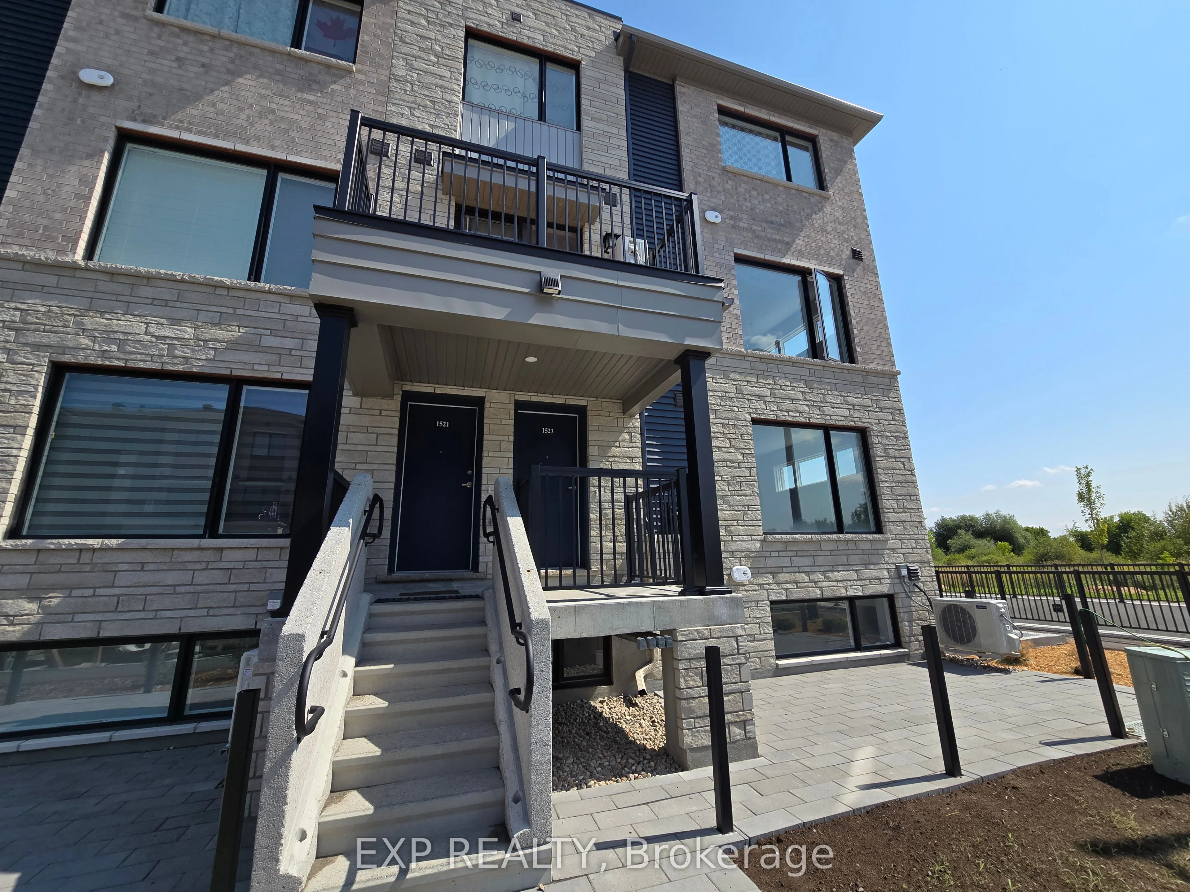1523 Creekway Private, Kanata, ON K2T 0R8