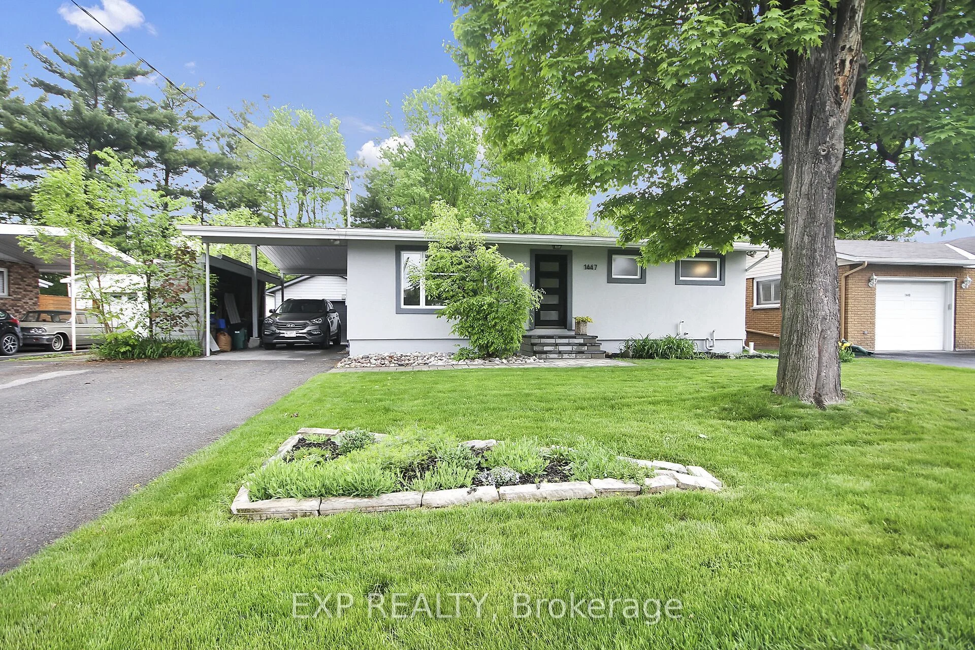 1447 Maxime Street, Cyrville - Carson Grove - Pineview, ON K1B 4E7