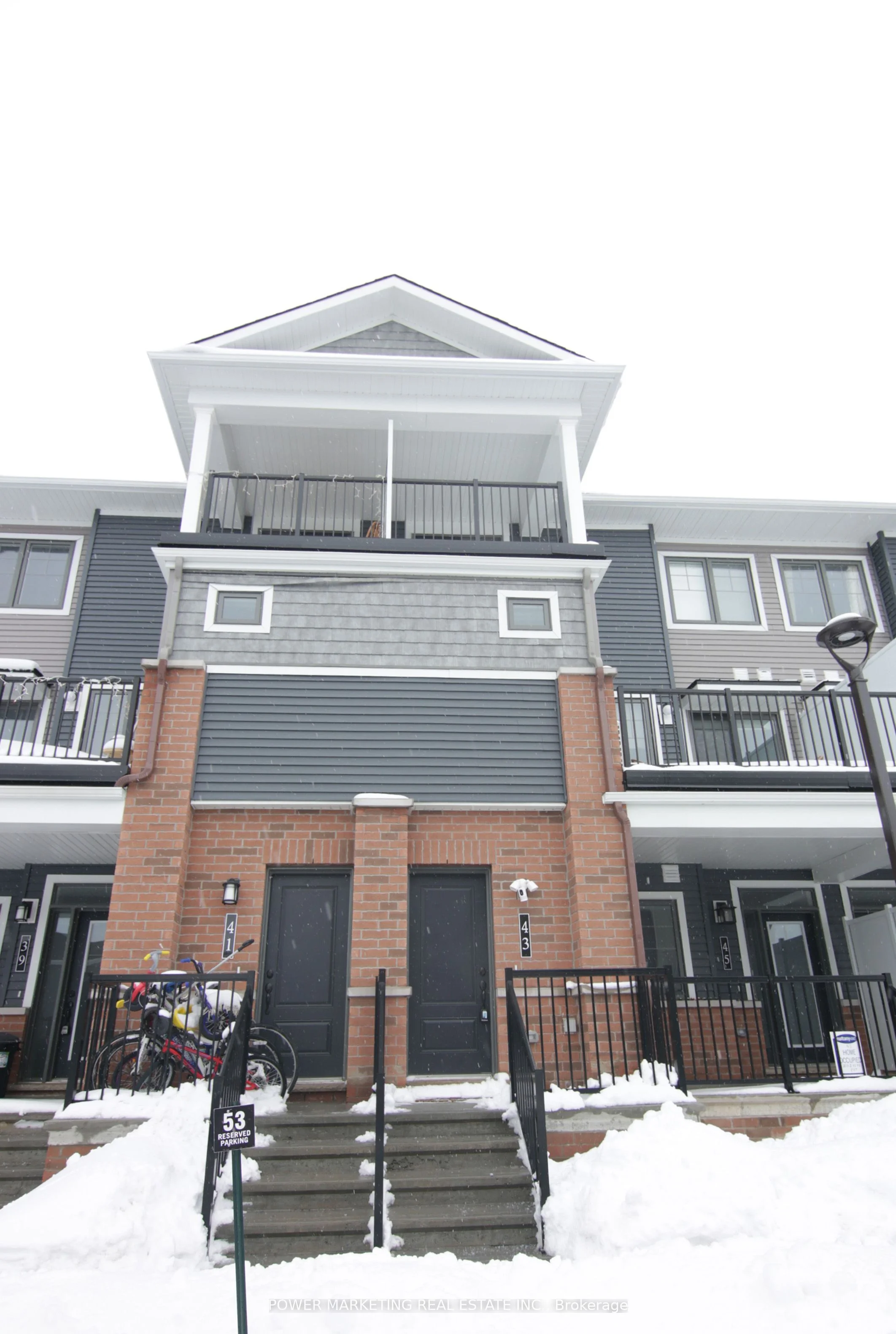 Condo Apartment in Barrhaven