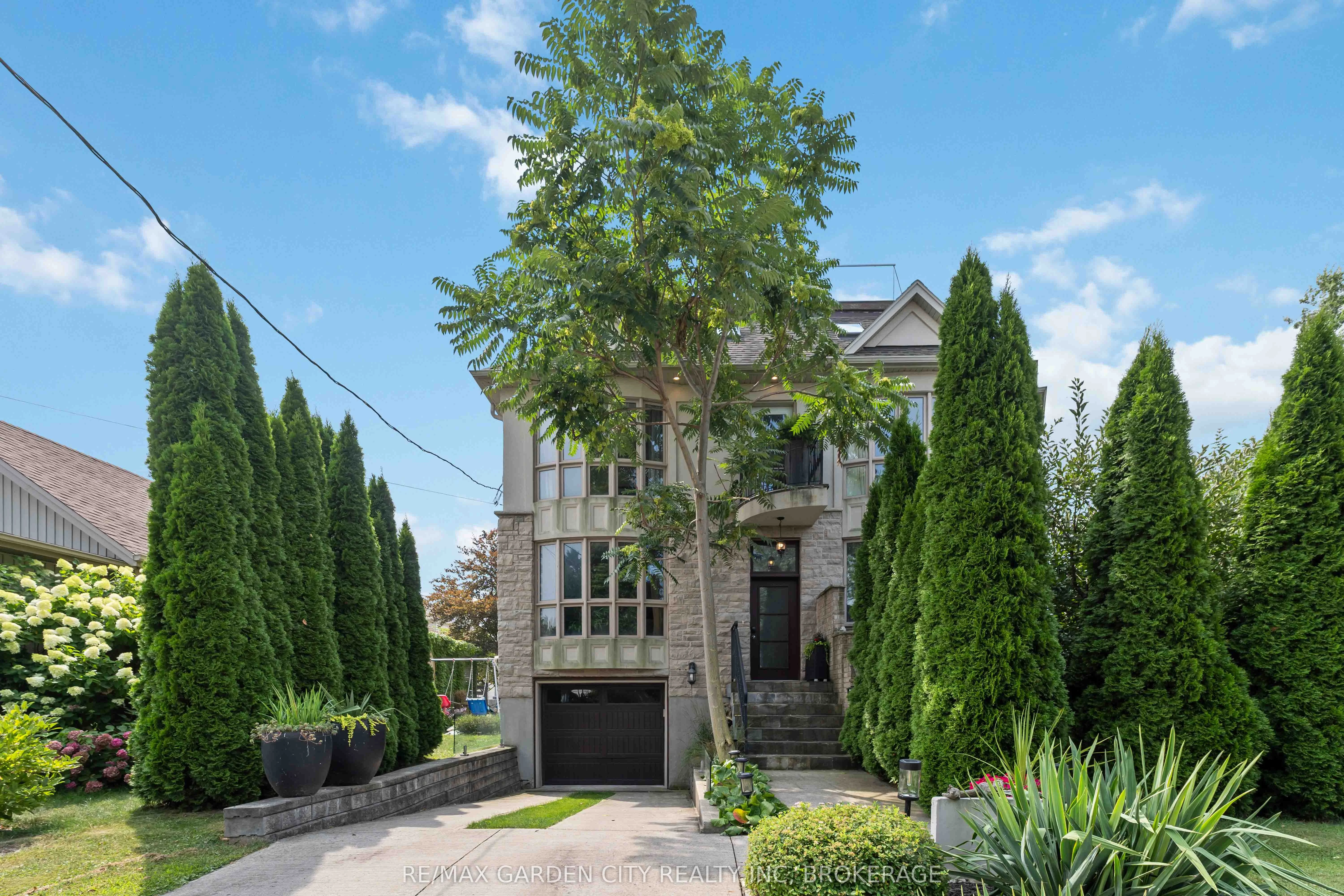2 Stepney Street, St. Catharines, On L2m 1p8