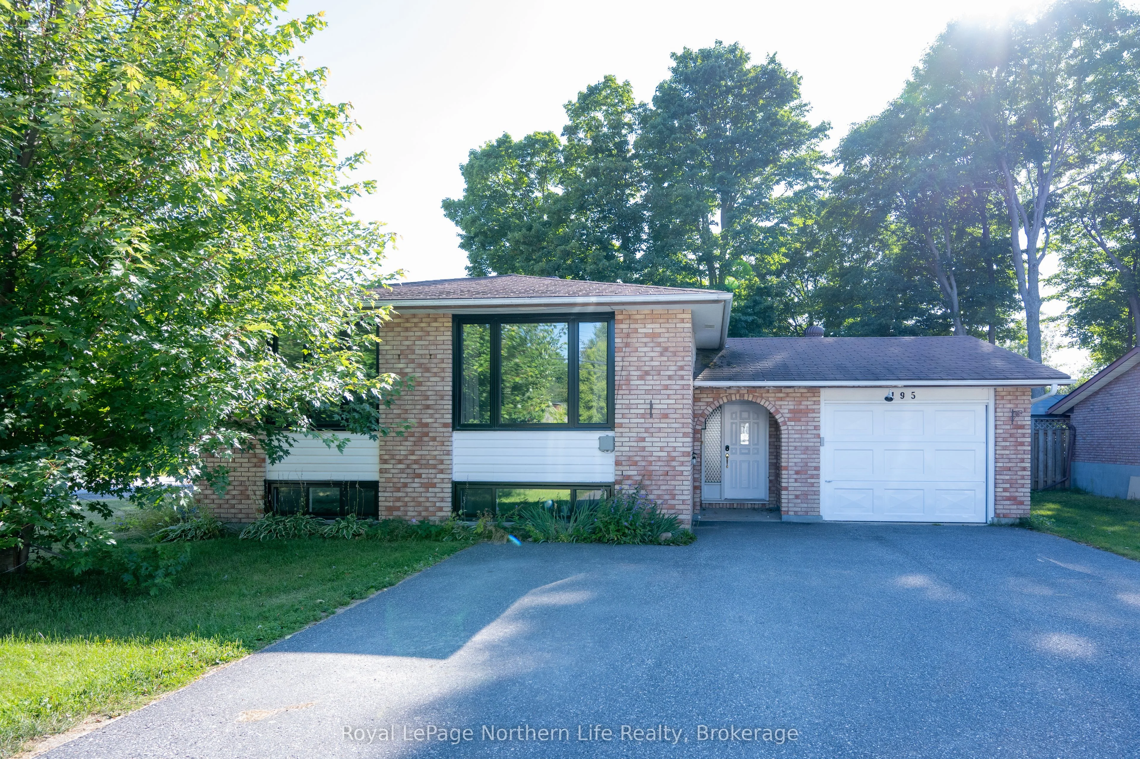 195 Pearce Street, North Bay, ON P1C 1H1