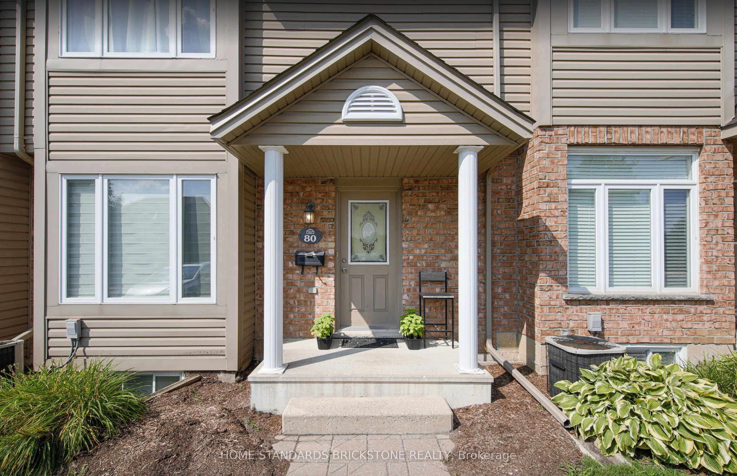 Condo Townhouse in London North