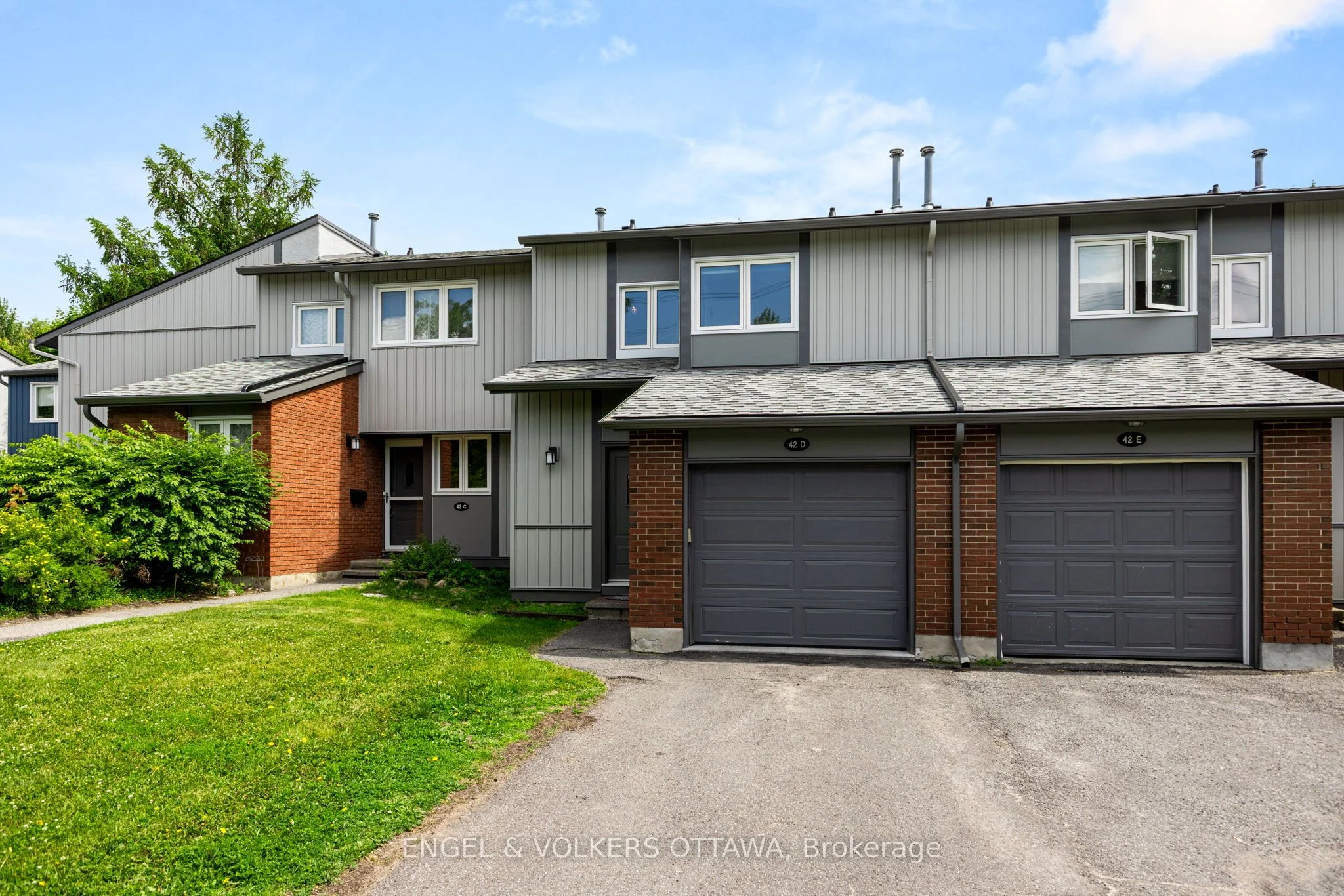 42D Benlea Drive, Tanglewood - Grenfell Glen - Pineglen, ON K2G 4A9