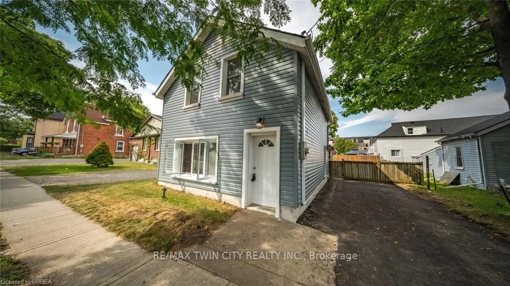 69 Grand River Avenue, Brantford, ON N3T 4X2