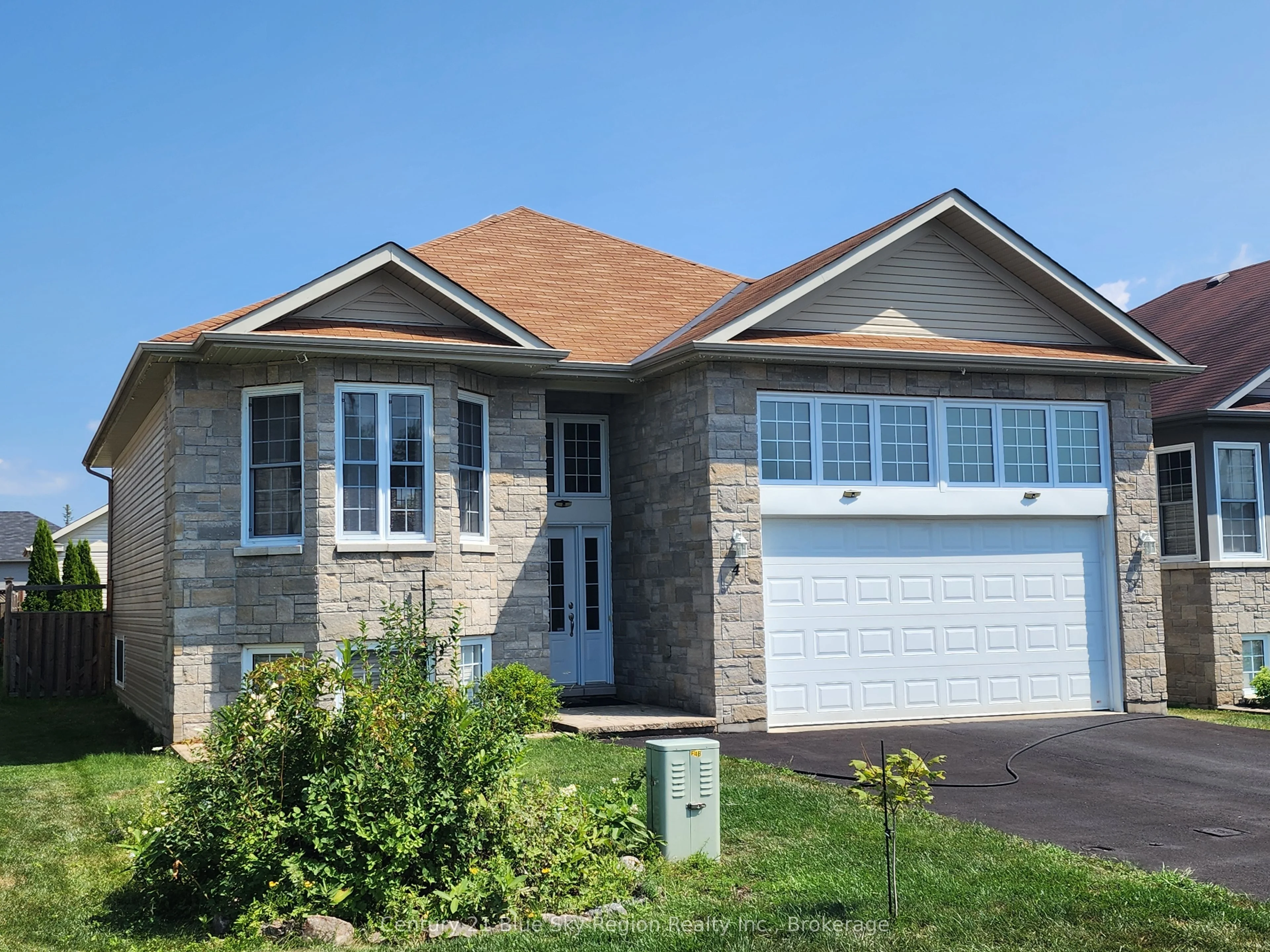 4 Brookland Drive, North Bay, On P1a 0a1