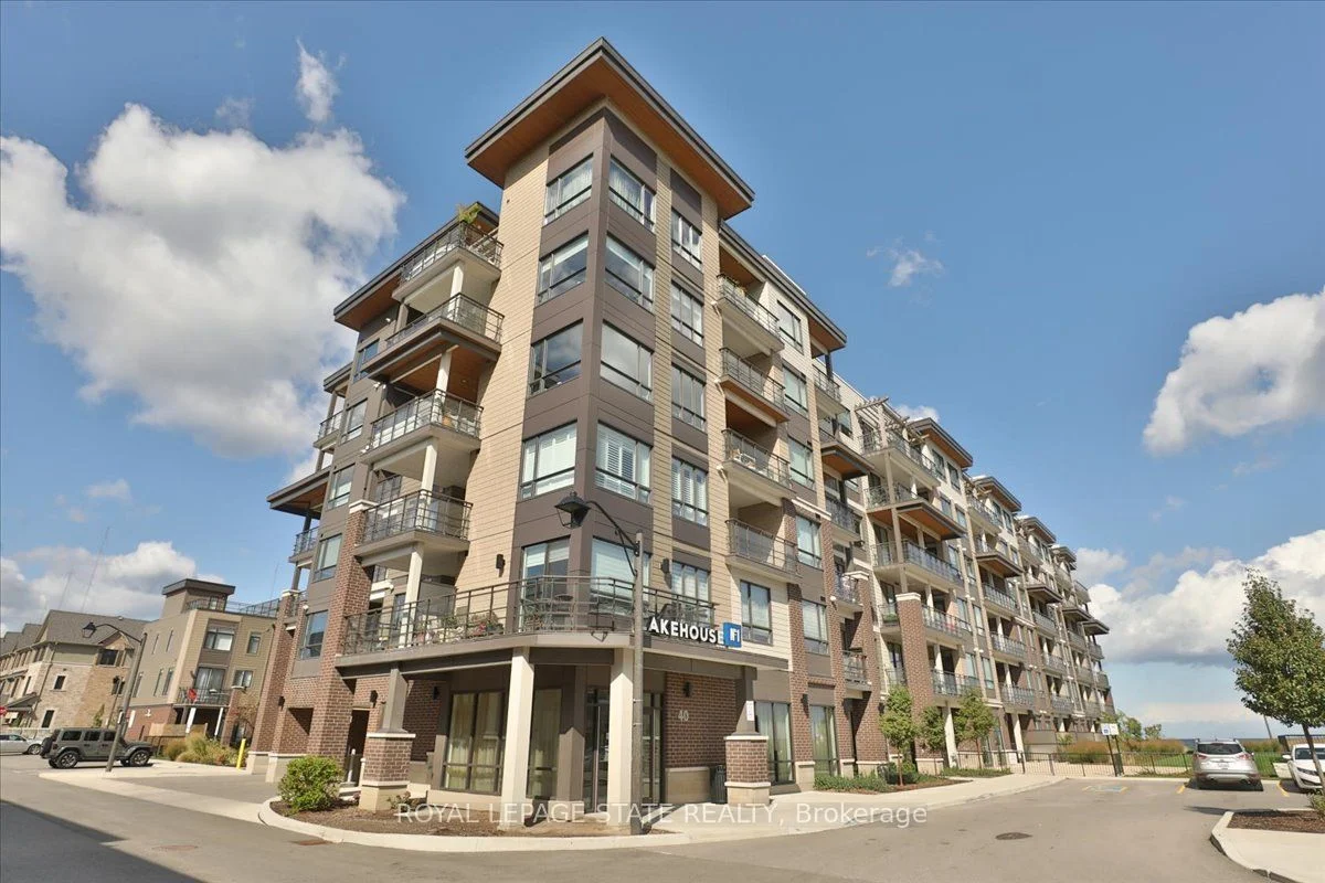 Condo Apartment in Grimsby