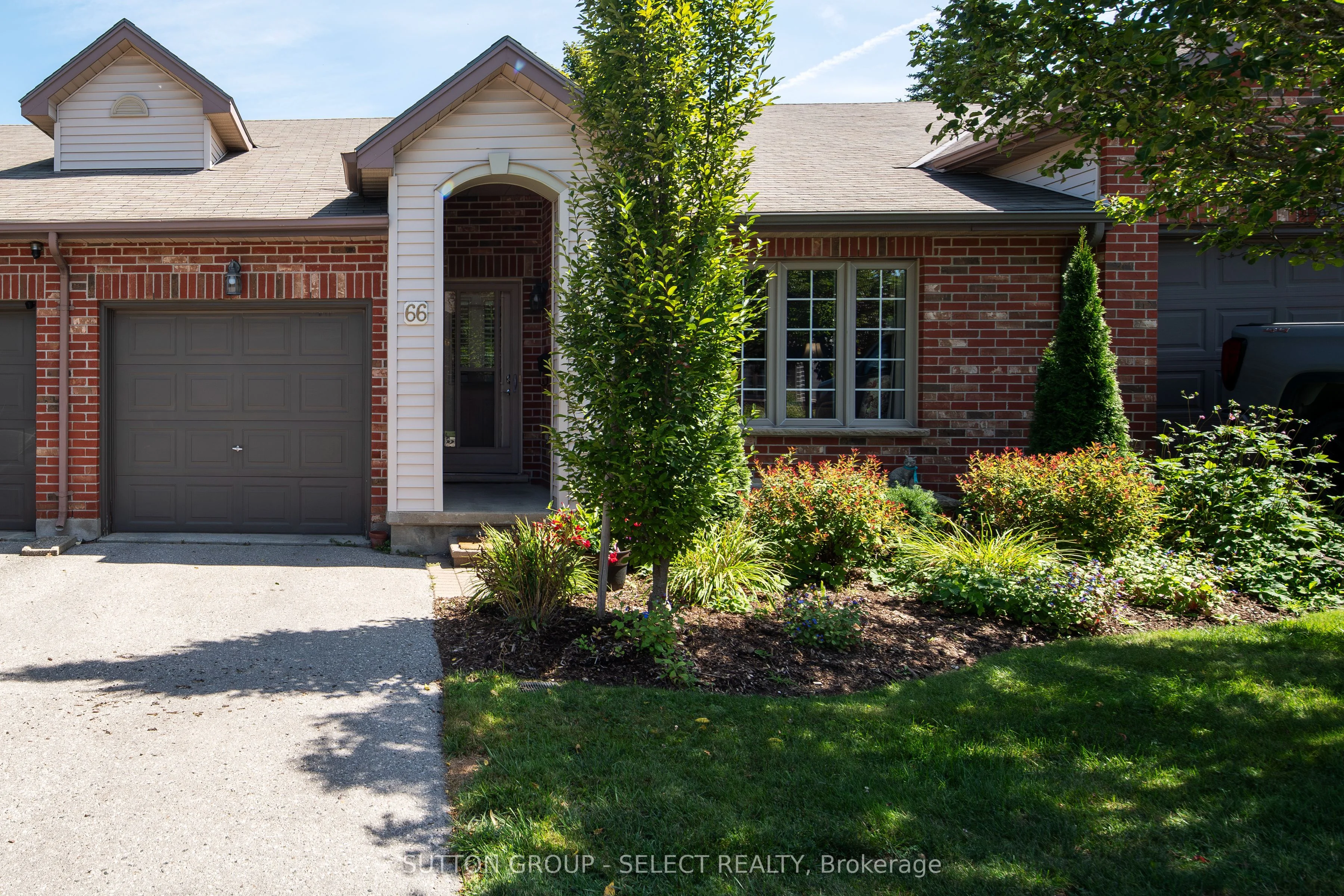 1100 BYRON BASELINE Road 66, London South, ON N6K 4M3