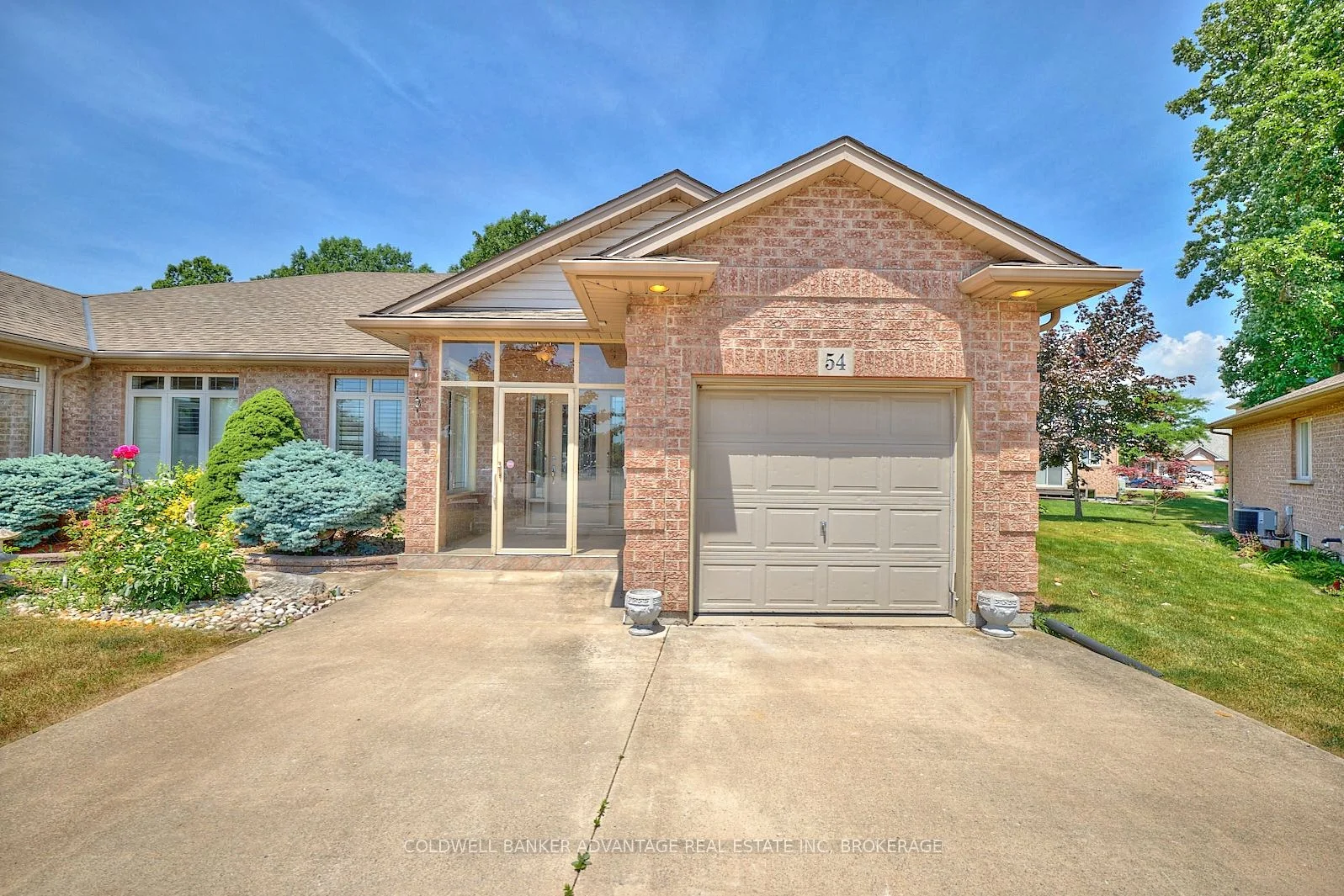 54 BRIDGEWATER Court, Welland, ON L3C 7M6