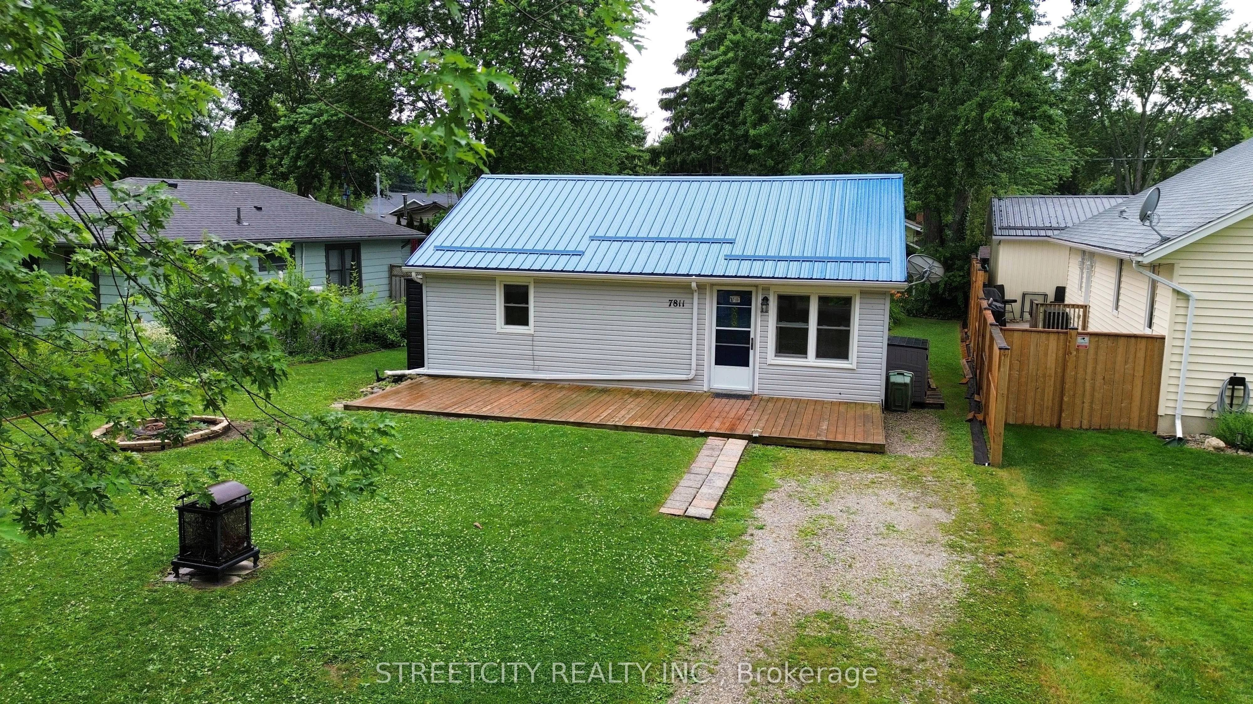 7811 Ken Street, Plympton-Wyoming, ON N0N 1J6