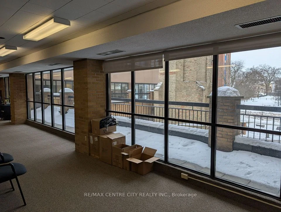 379 Dundas Street 221, London East, ON N6B 1V5