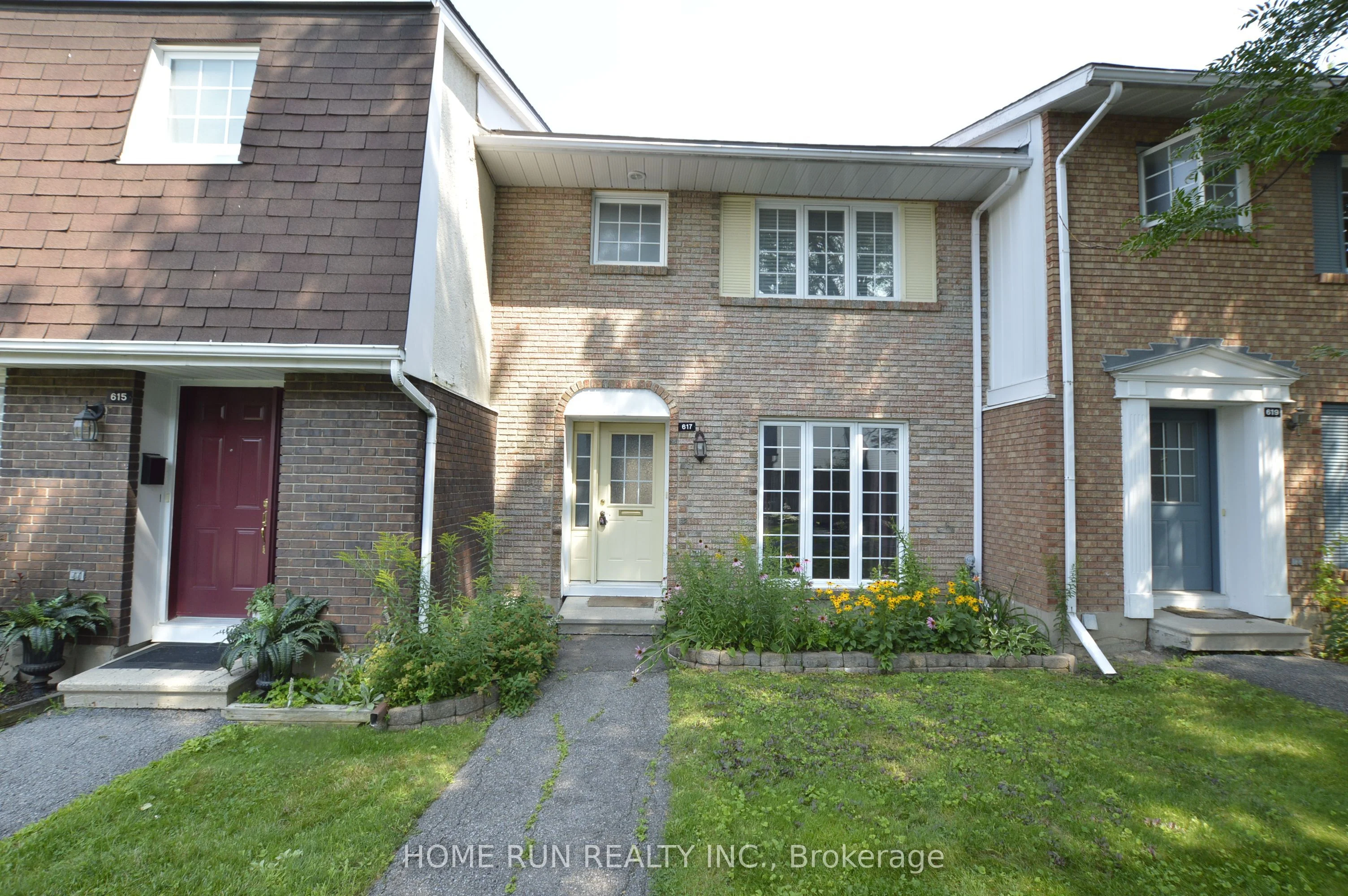 617 Trelawny Private, Mooneys Bay - Carleton Heights and Area, ON K2C 3M9