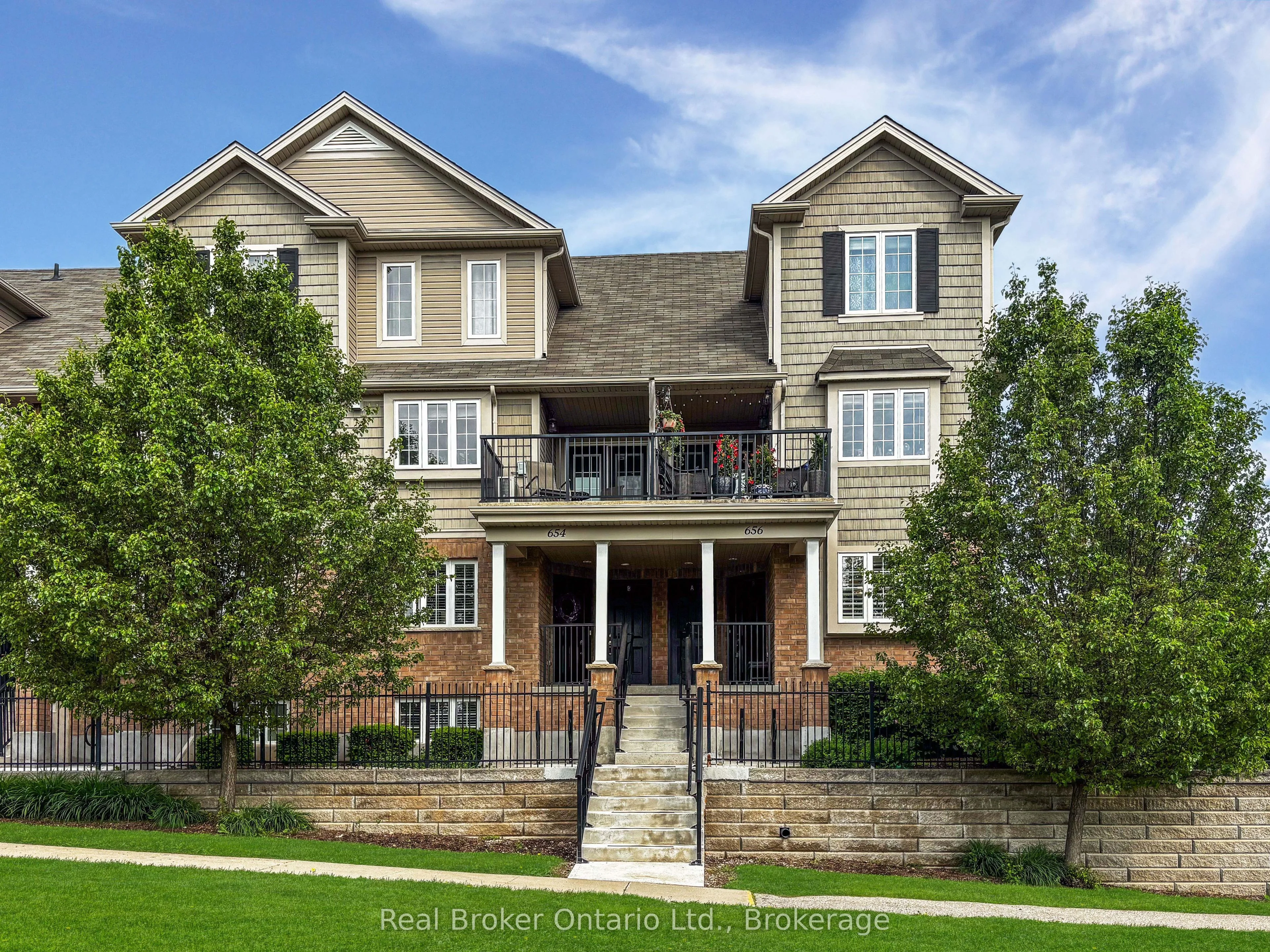 656 Woodlawn Road E 656B, Guelph, ON N1E 0K4