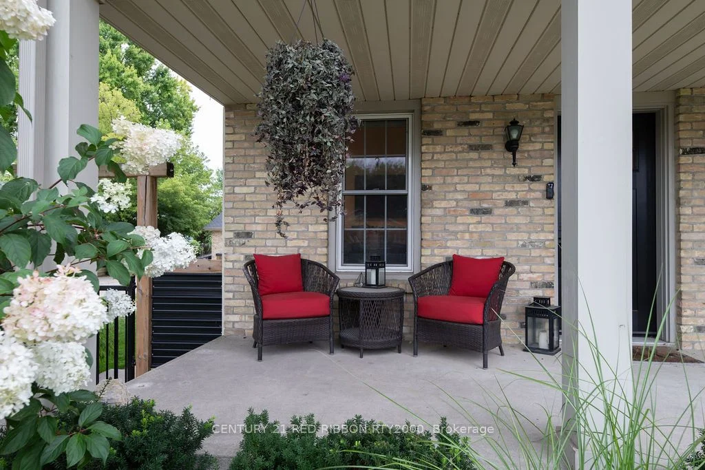106 Egerton Street, Strathroy-Caradoc, ON N7G 2E7