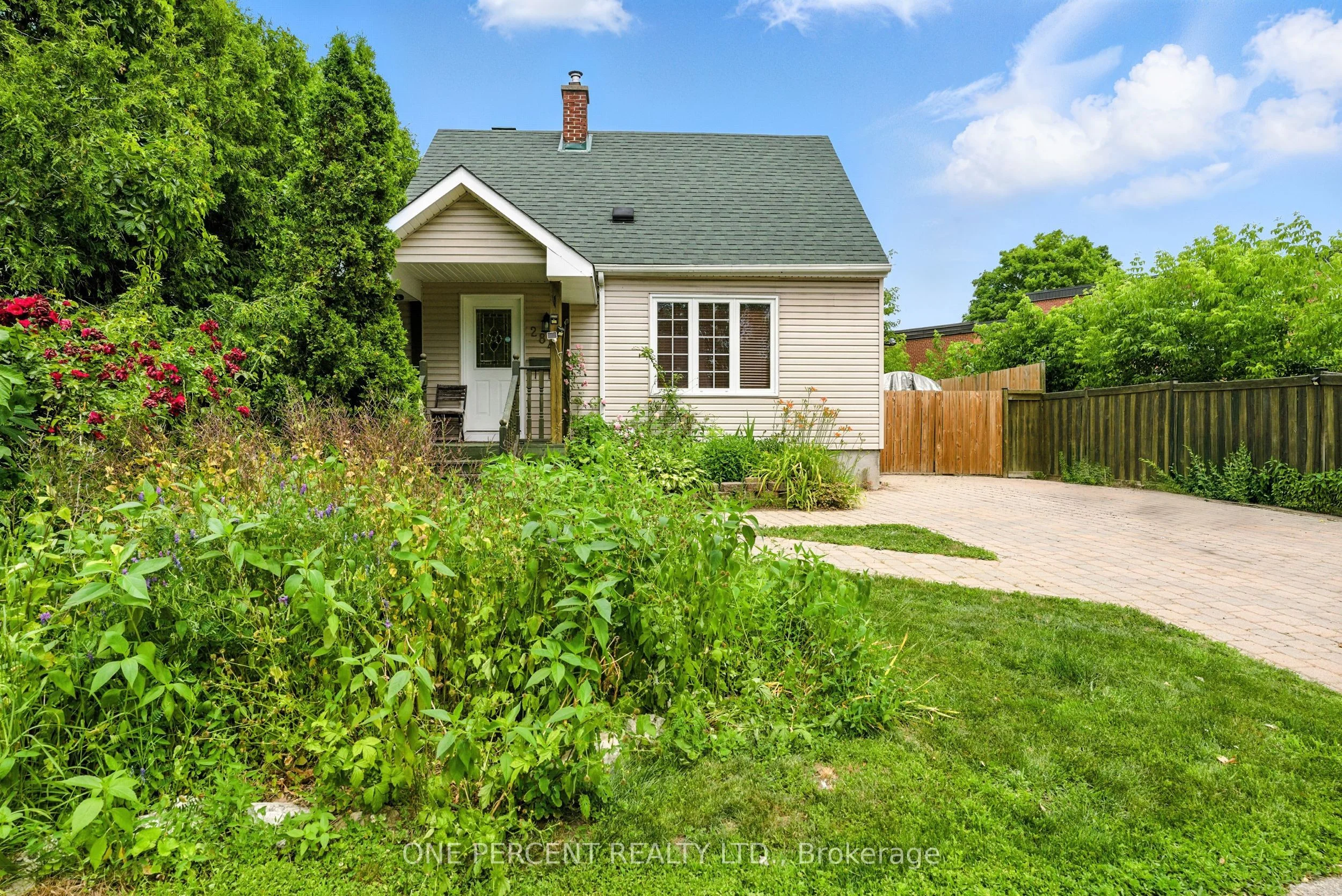 284 Anna Avenue, Carlington - Central Park, ON K1Z 7V6