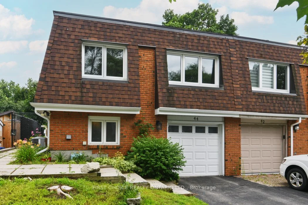 44 Oberon Street, Bells Corners and South to Fallowfield, ON K2H 7X8