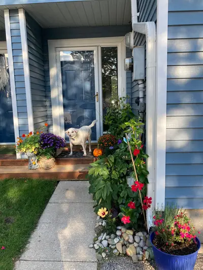 Condo Townhouse in Central Elgin