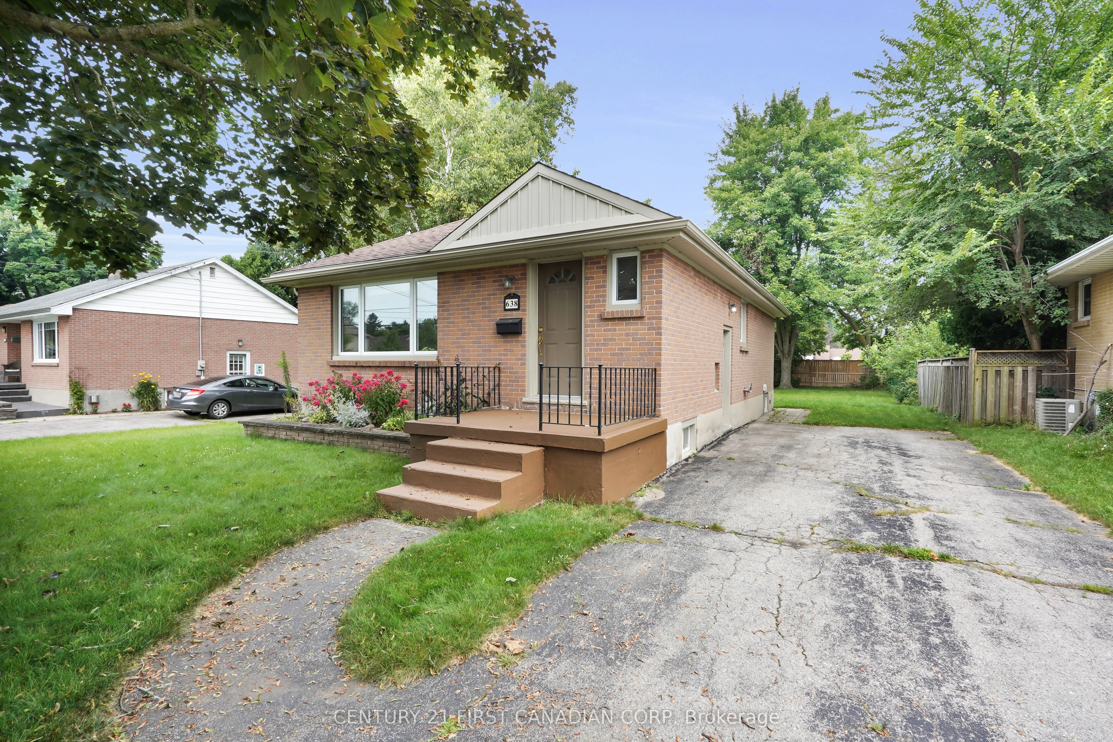 638 Tennent Avenue upper, London North, ON N5X 1L6