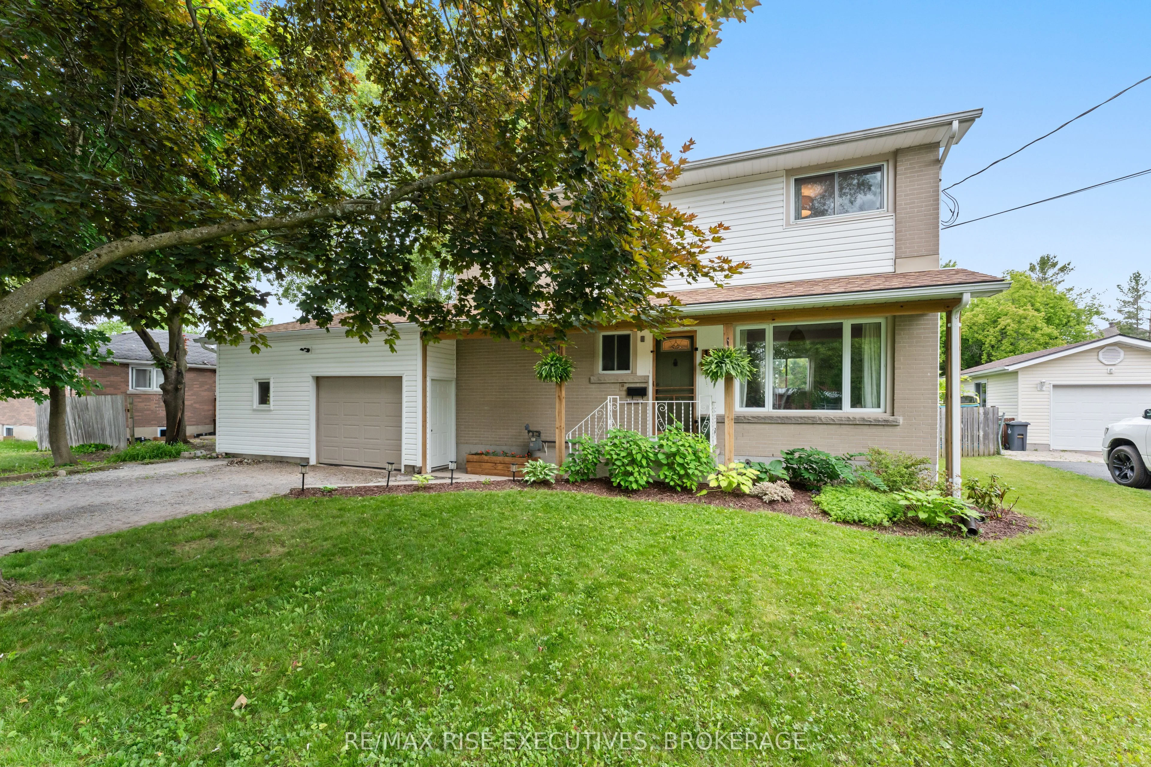1267 Leyton Avenue, Kingston, On K7p 2v5