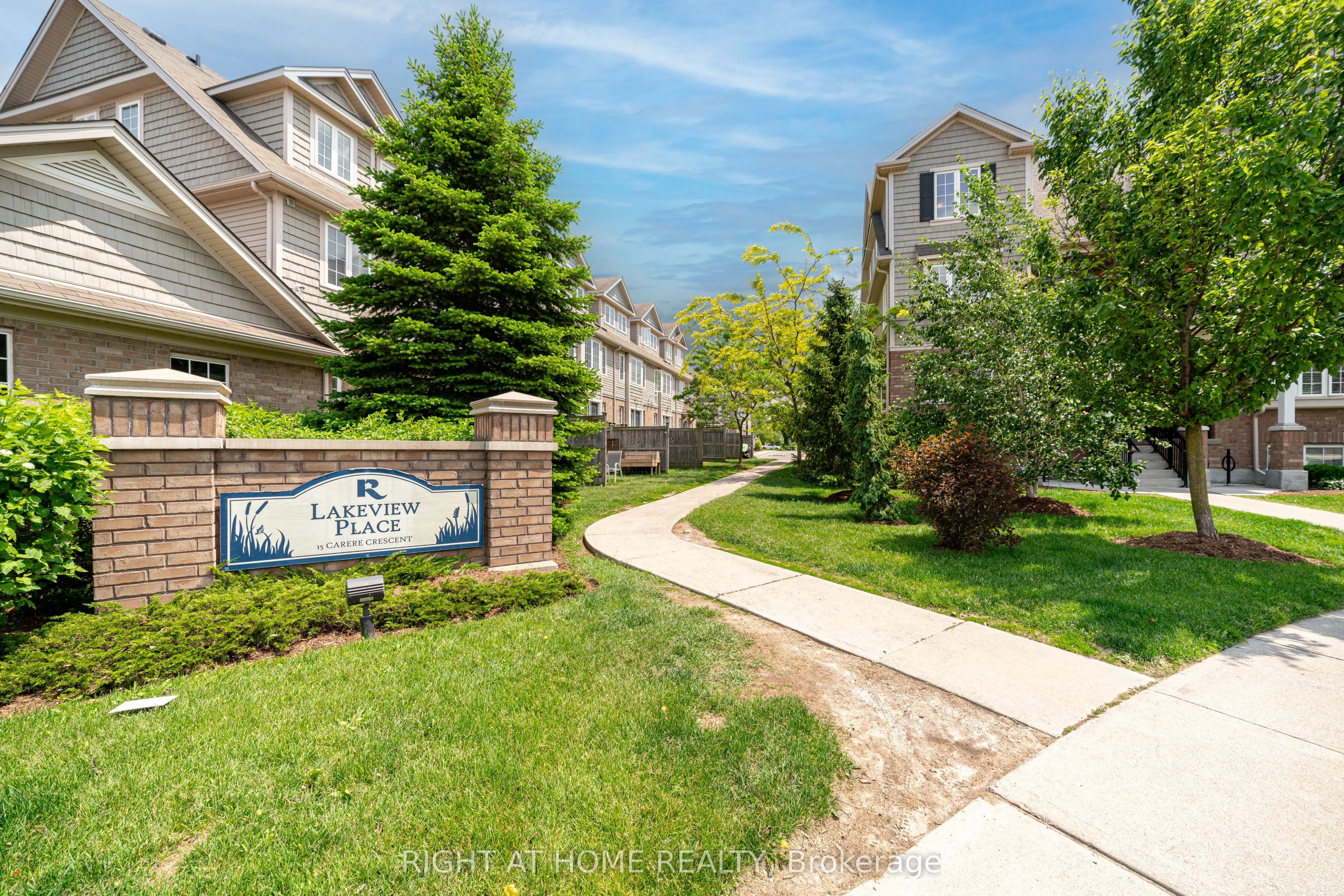 15 Carere Crescent 23b, Guelph, On N1e 0k4