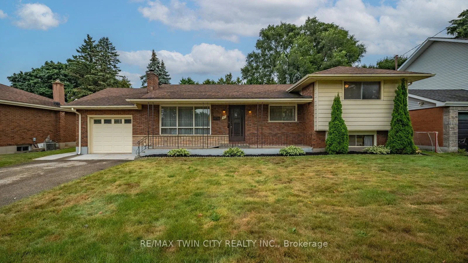 25 Kensington Avenue, Brantford, ON N3R 3N6