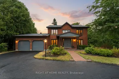 Detached in Bells Corners and South to Fallowfield
