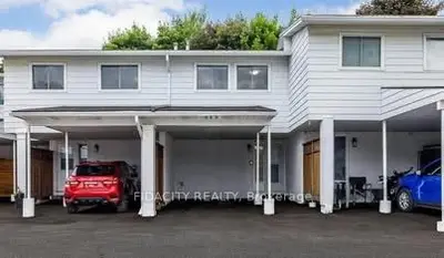 Condo Townhouse in Bells Corners and South to Fallowfield