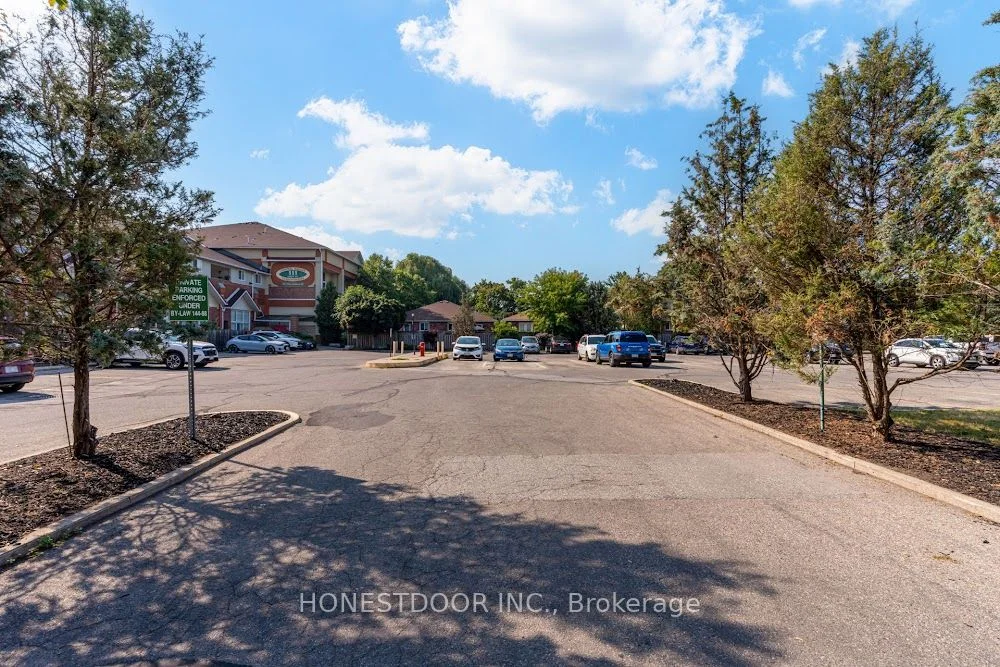 Condo Apartment in Brant