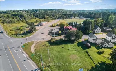 00 PCL 36-1 SEC 36M220 Highway, South Algonquin, ON K0J 2M0