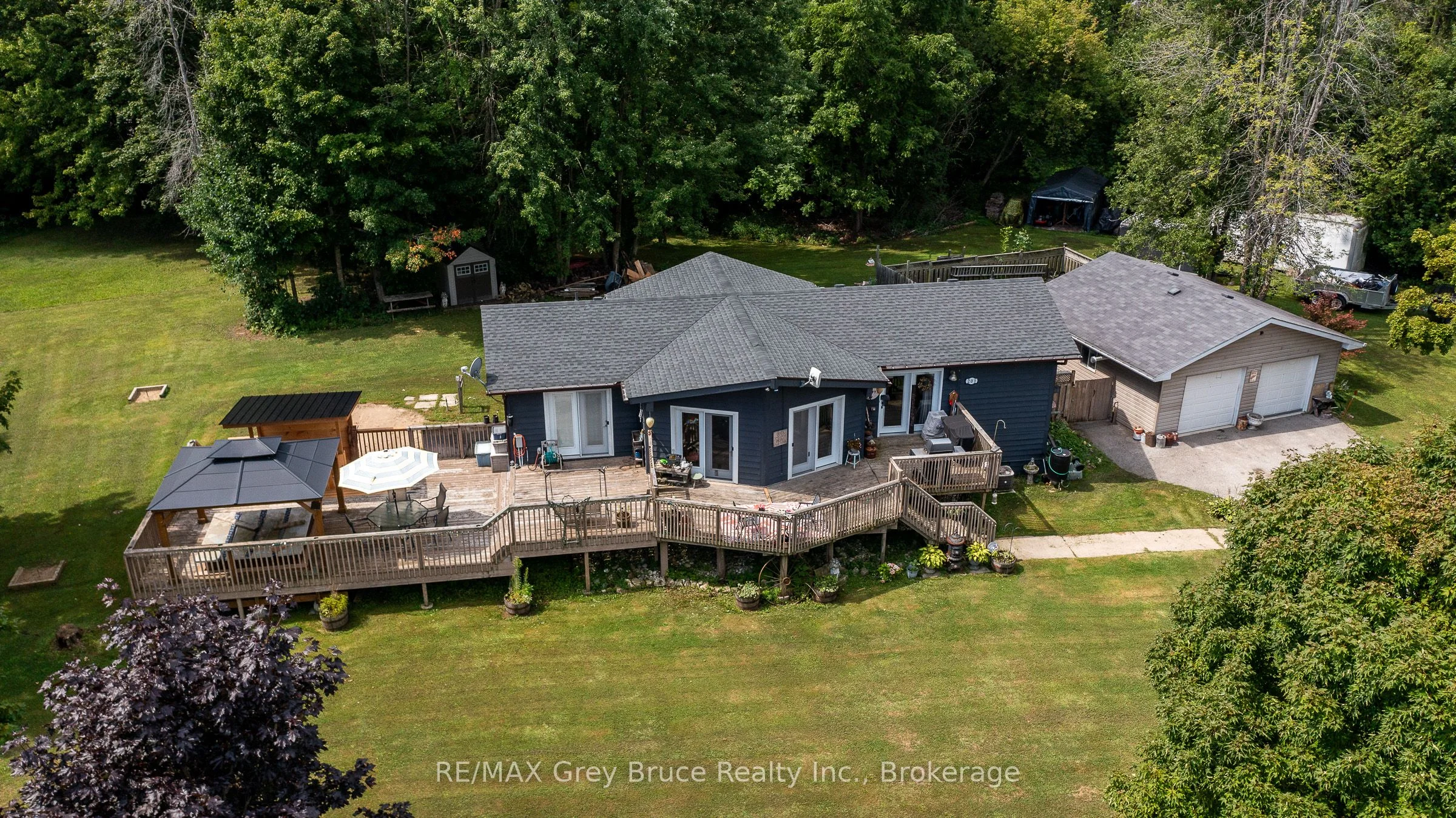 201 Division Street, Georgian Bluffs, On N0h 2k0
