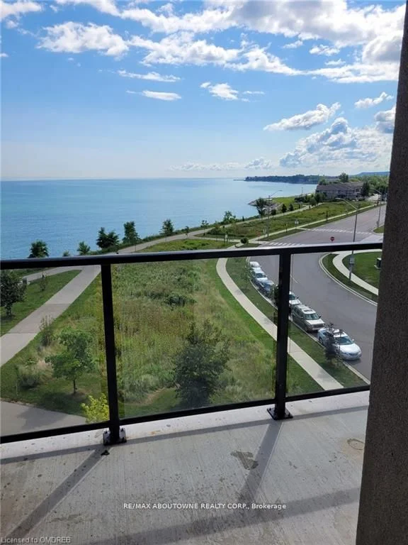 Condo Apartment in Hamilton