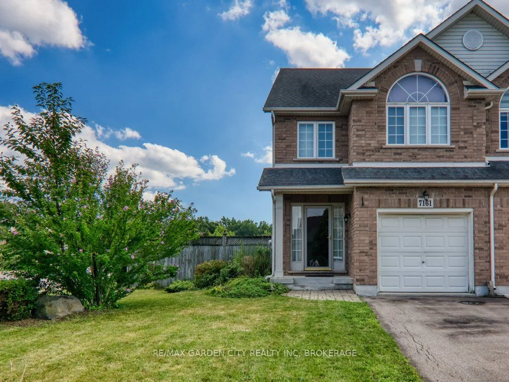 7161 Brittany Court W, Niagara Falls, ON L2H 3N5