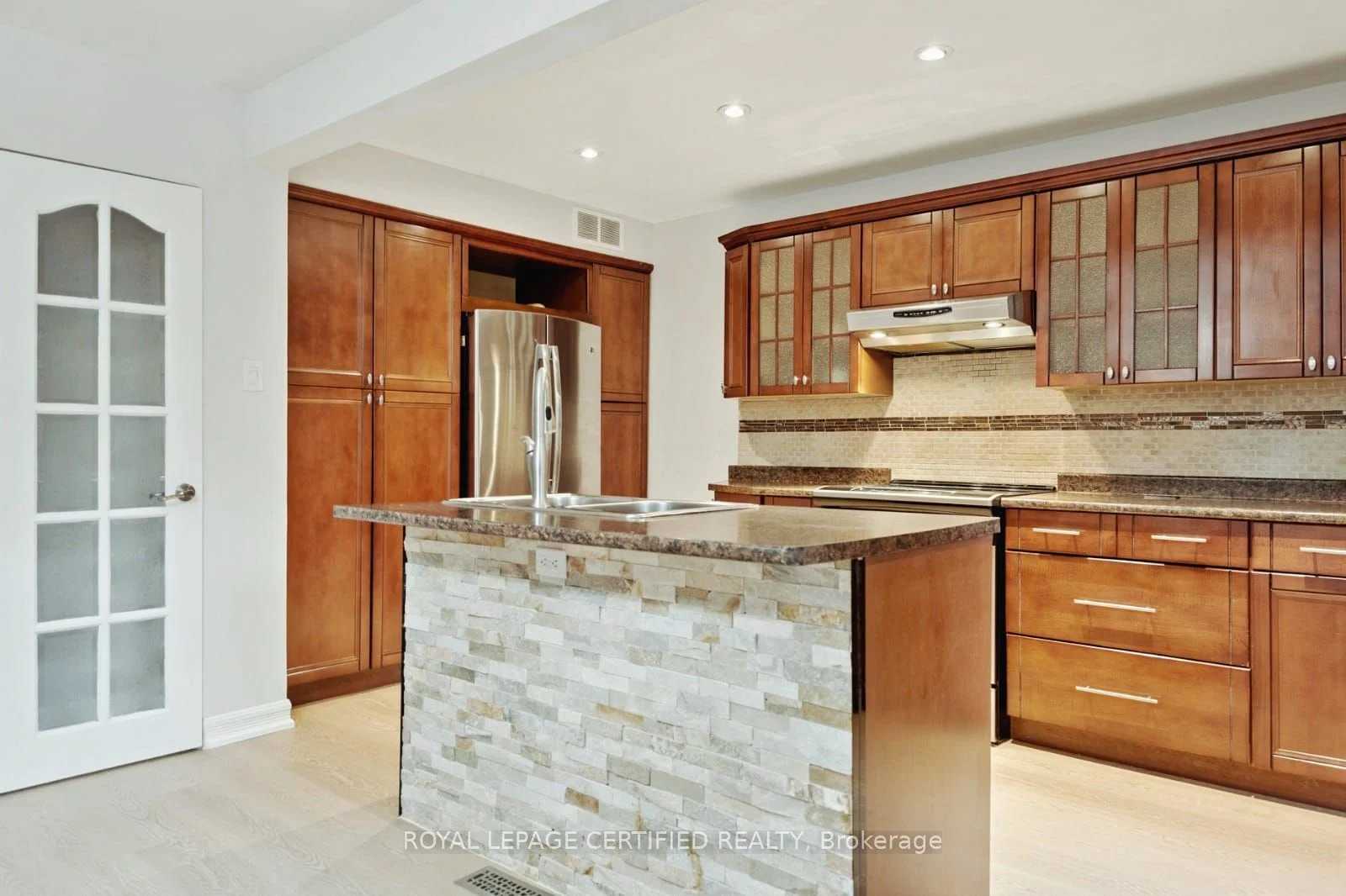 444 Stone Church Road W L1, Hamilton, ON L9B 1R1