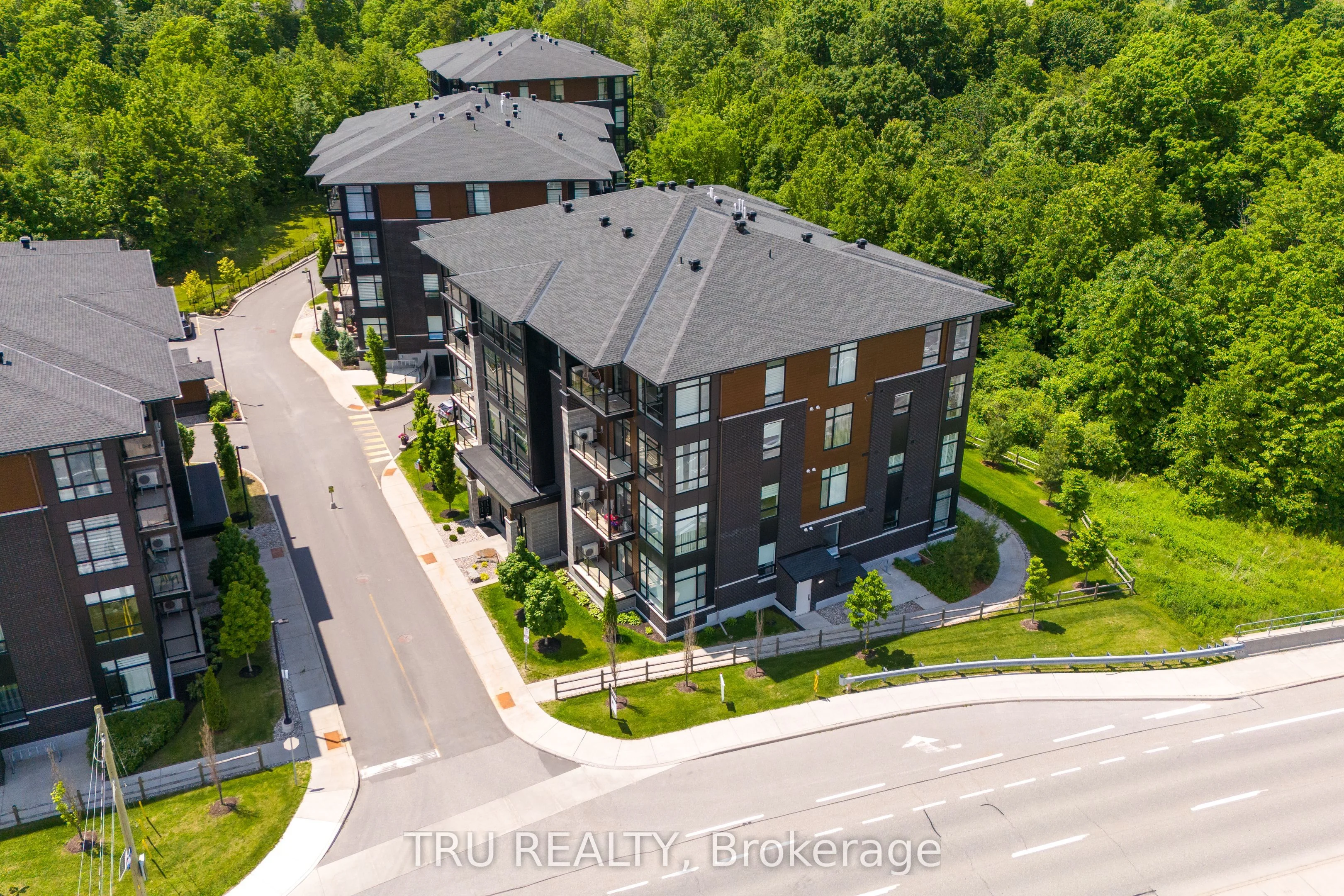 Condo Apartment in Blossom Park - Airport and Area