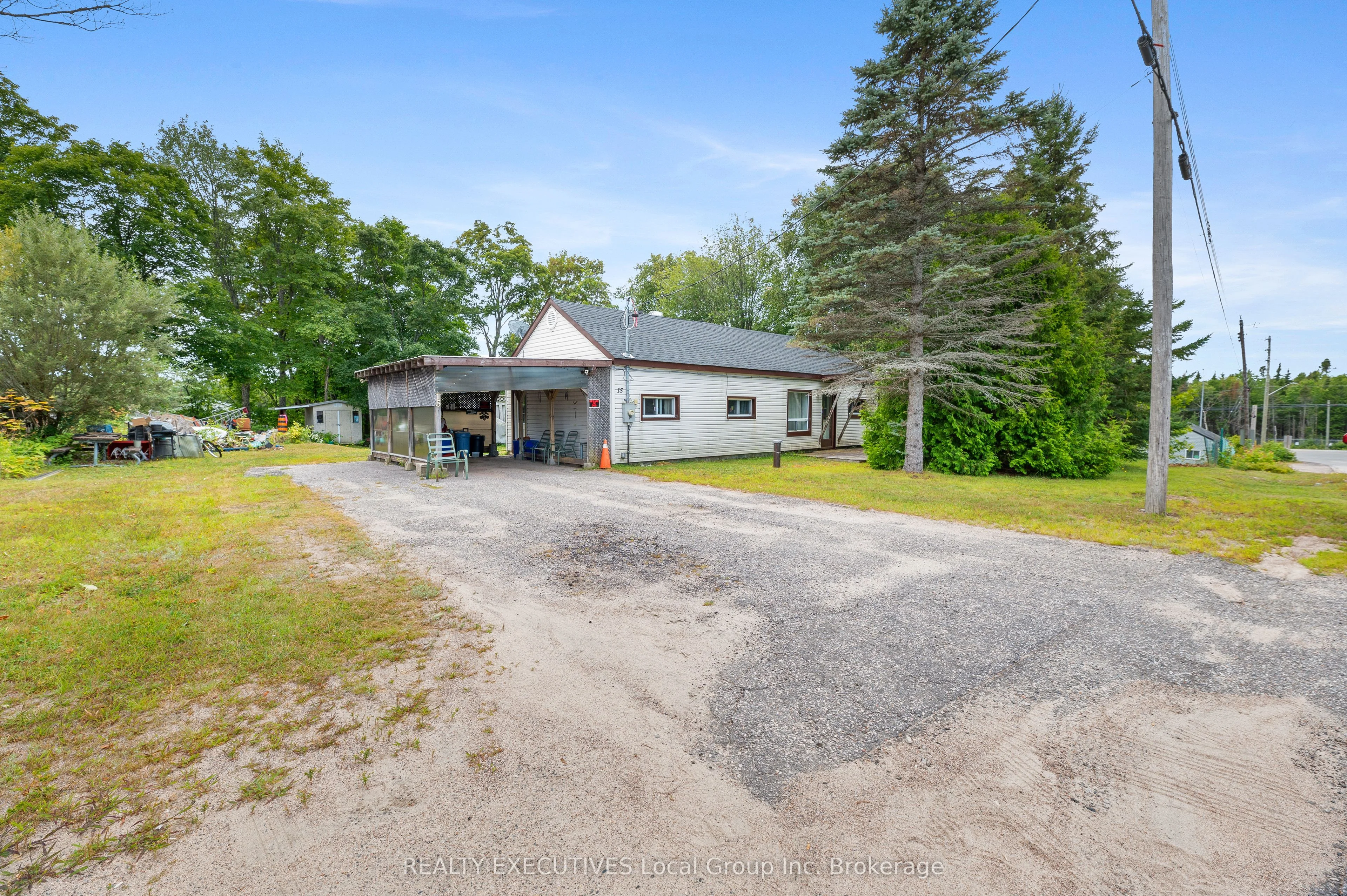15 Sunshine Lane, North Bay, ON P1B 8G3