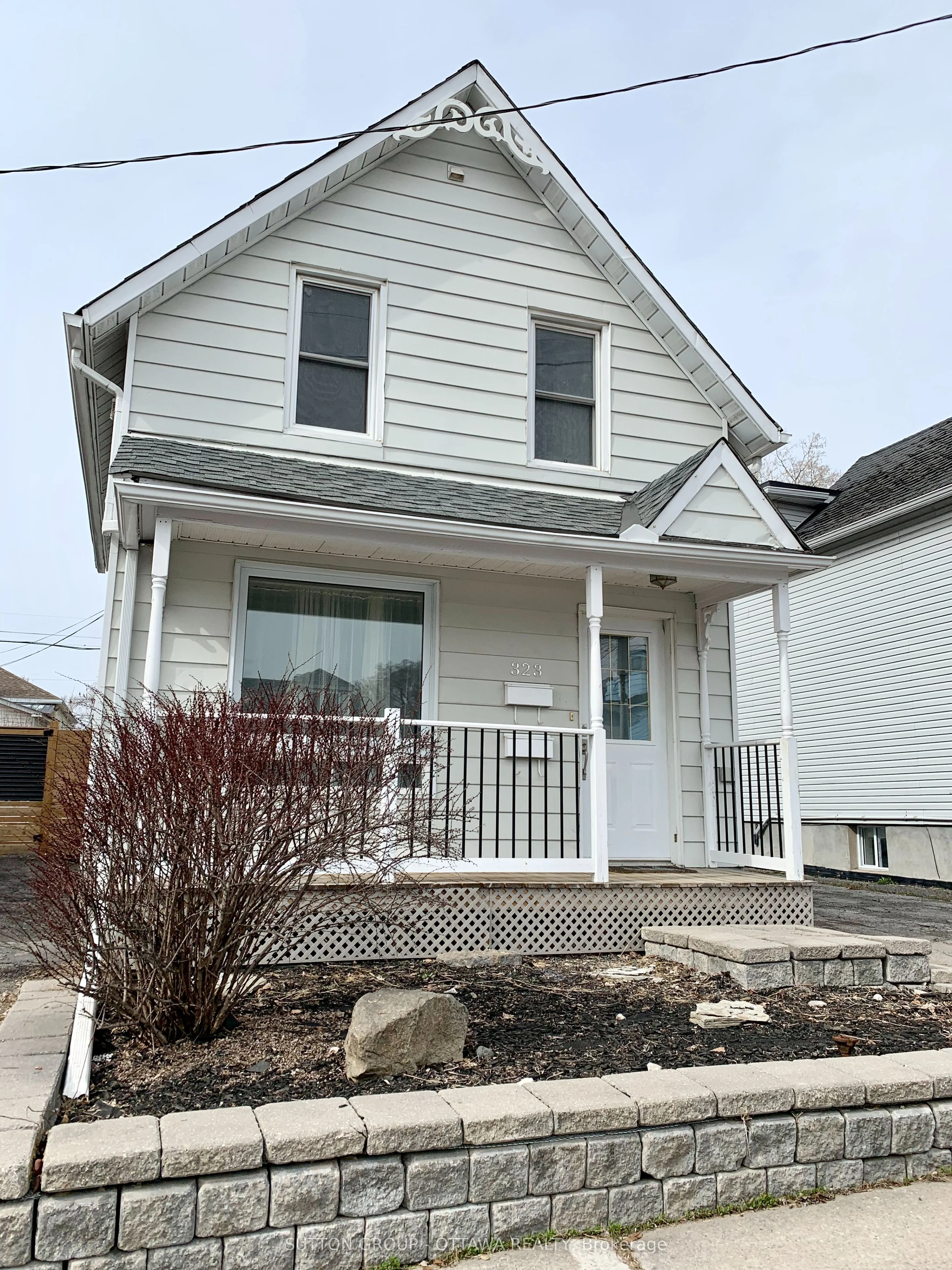 323 MONTFORT Street, Vanier and Kingsview Park, ON K1L 5N5