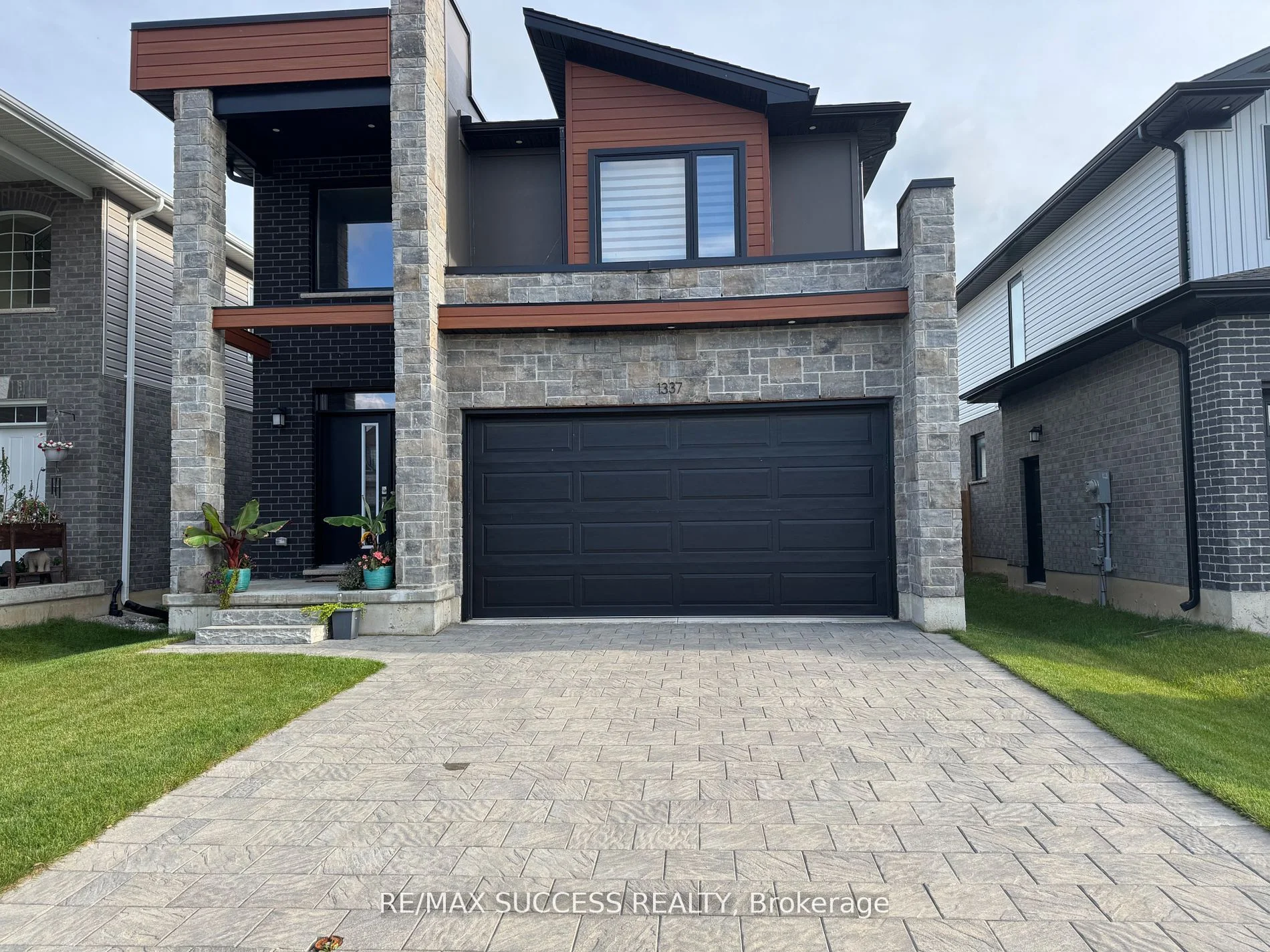 1337 John Kenney Drive, London North, On N6g 0y1