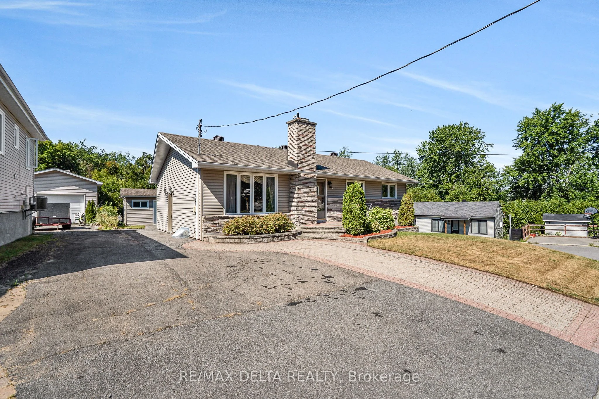 660 Henrie Circle, Clarence-Rockland, ON K4K 1C6