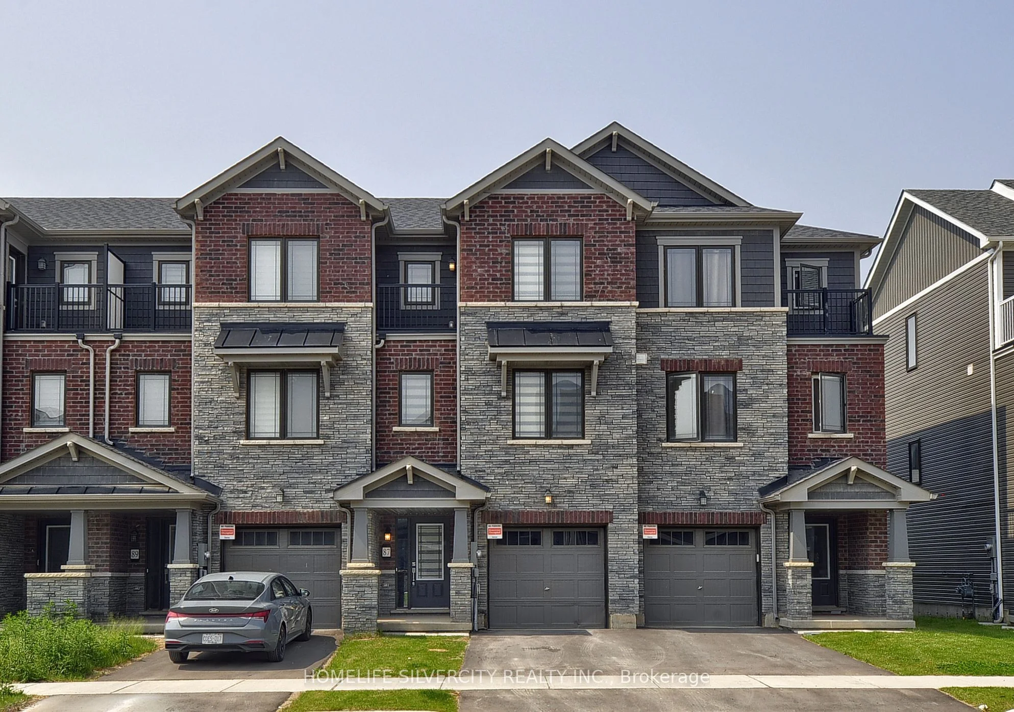 Att/Row/Townhouse in Brantford