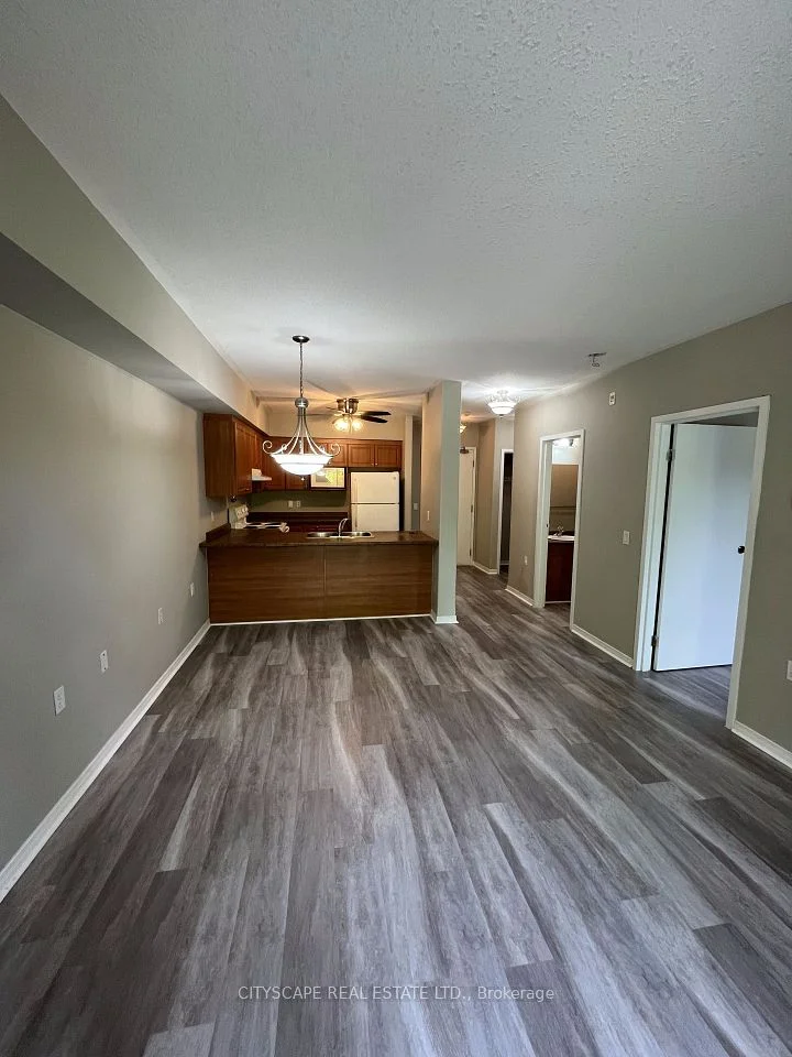 24 Harris Avenue 102, Brantford, ON N3R 2E9